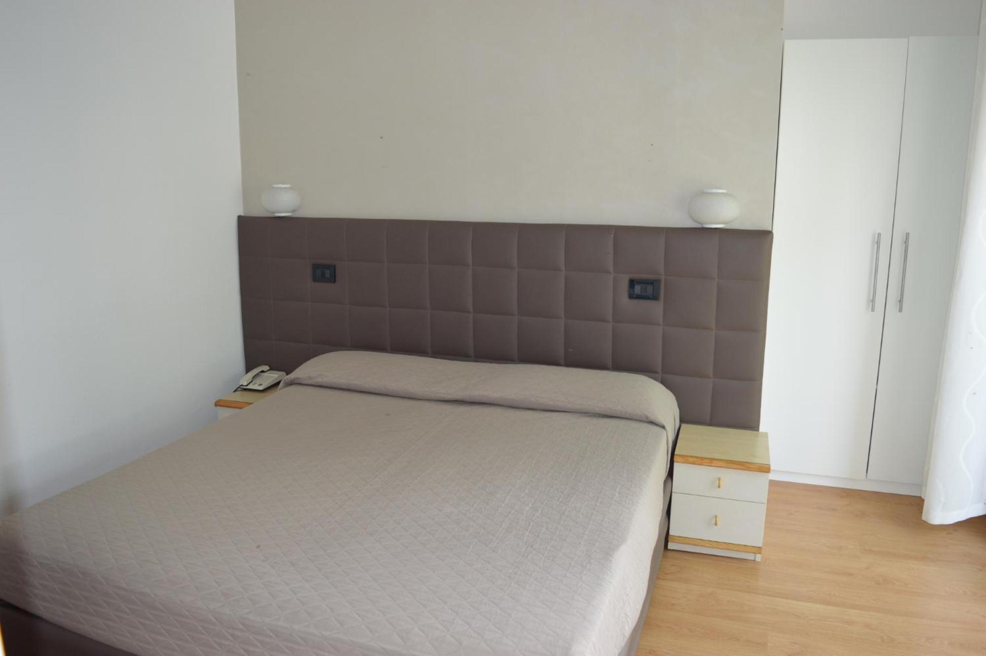 Double or Twin Room photo 1