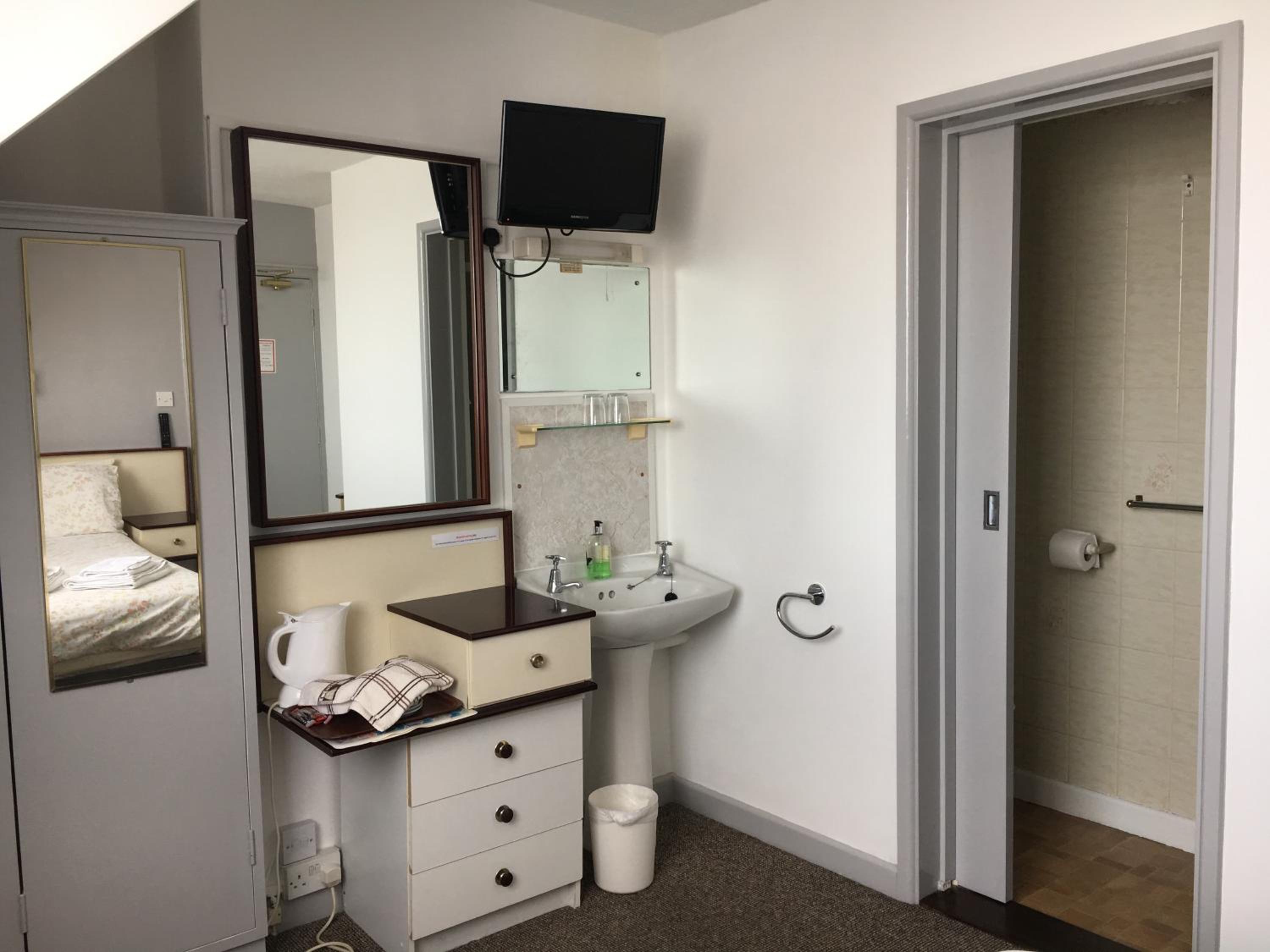 Double Room - Photo 4