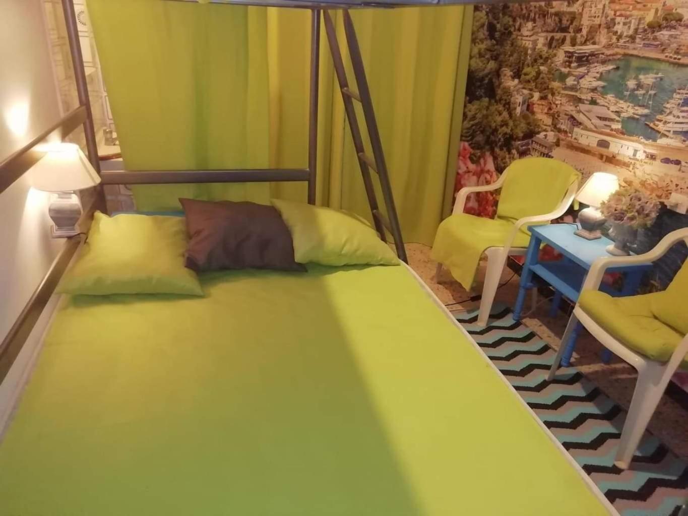Habitación doble con baño compartido