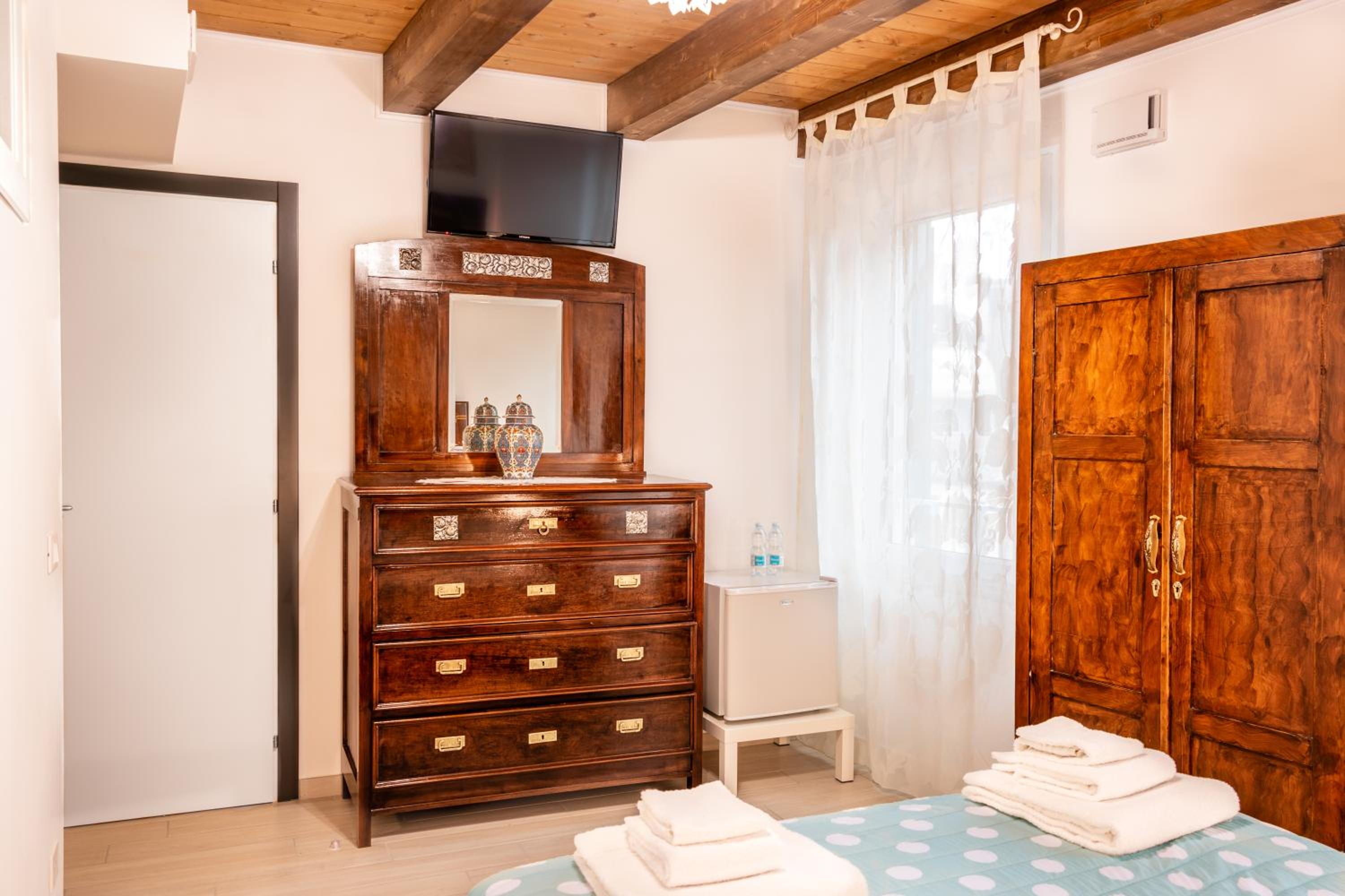 Deluxe Double Room with Extra Bed photo 1