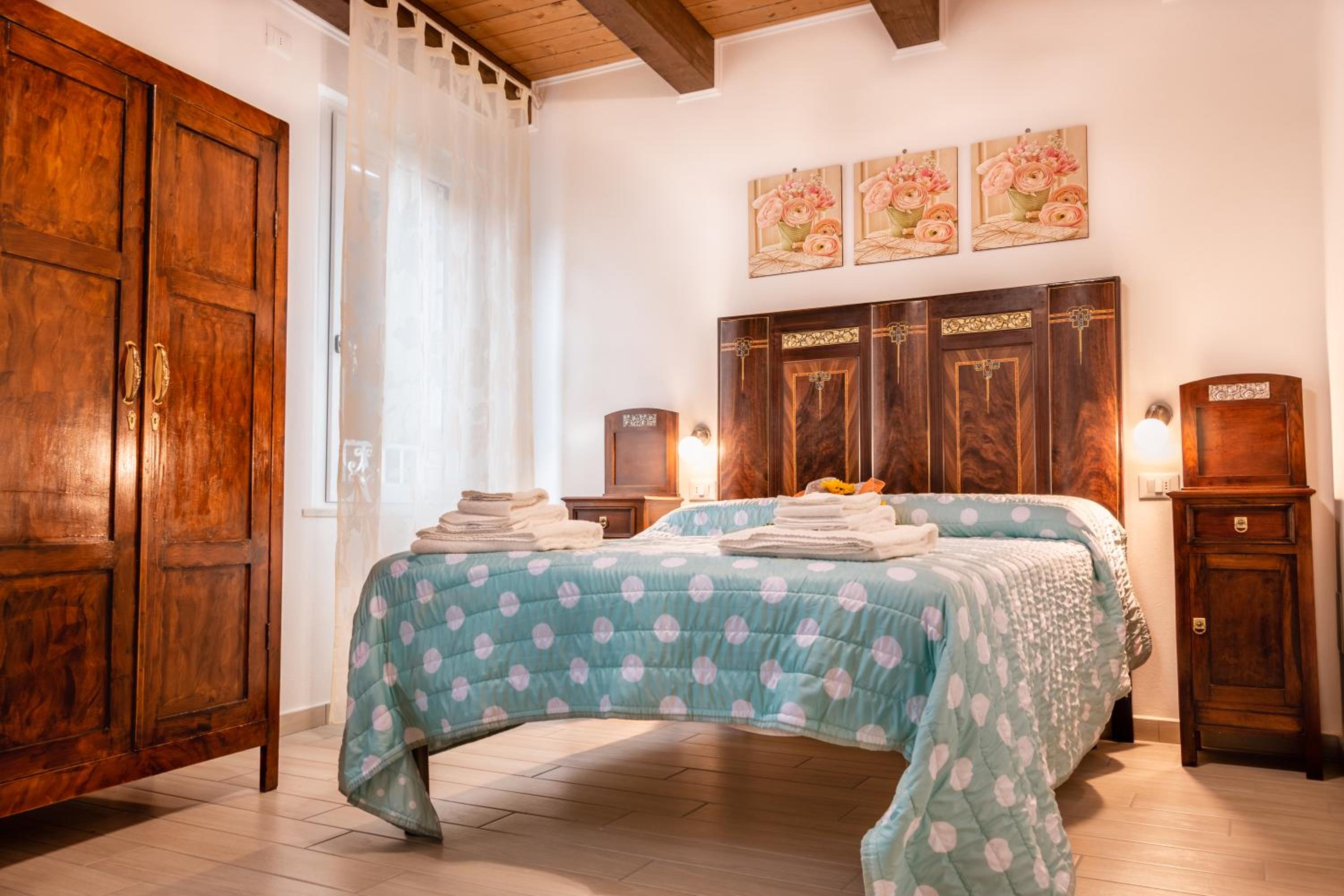 Deluxe Double Room with Extra Bed photo 3