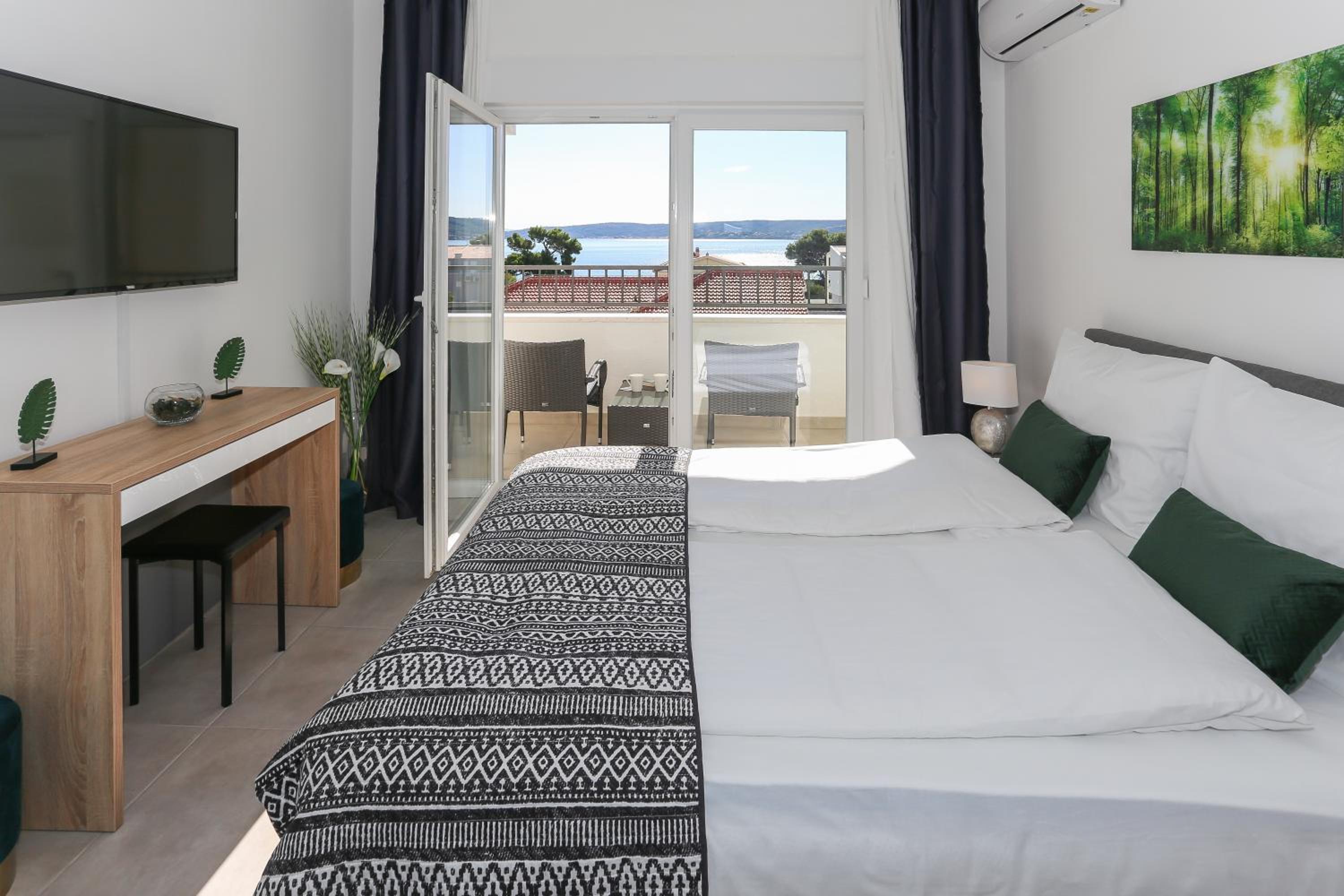 Studio Apartment with Sea View photo 1