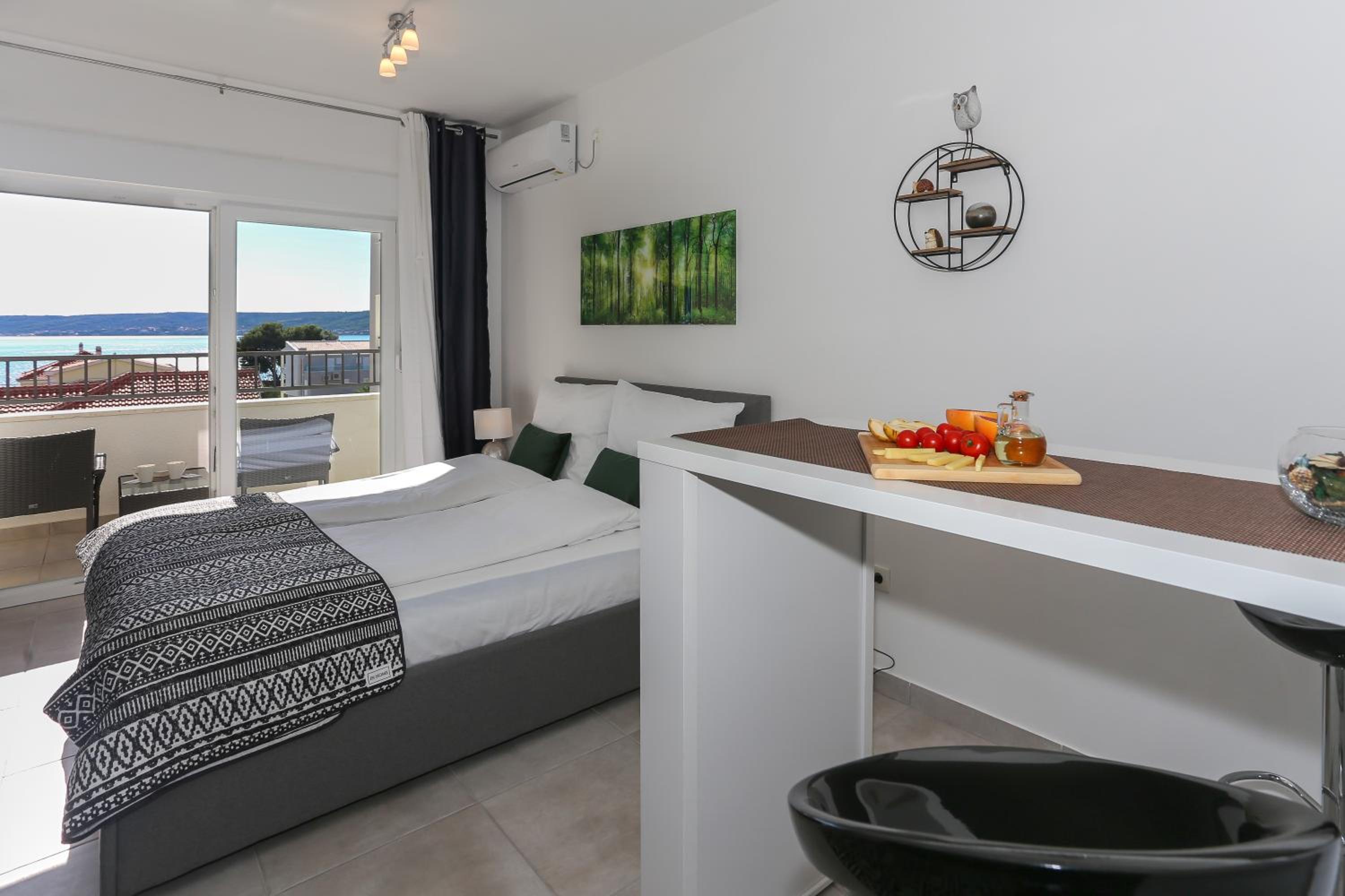 Studio Apartment with Sea View photo 3