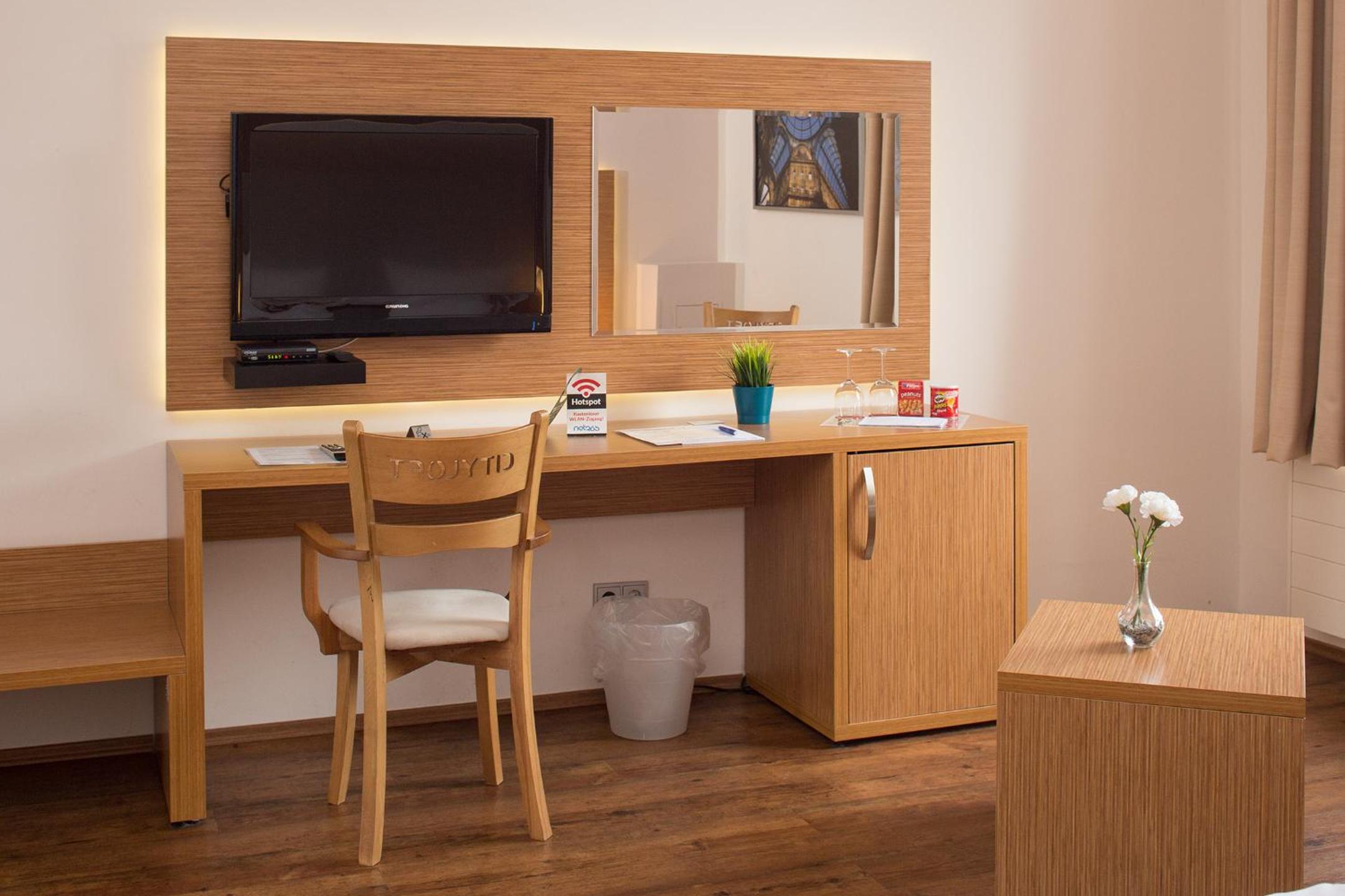 Double Room - Photo 2