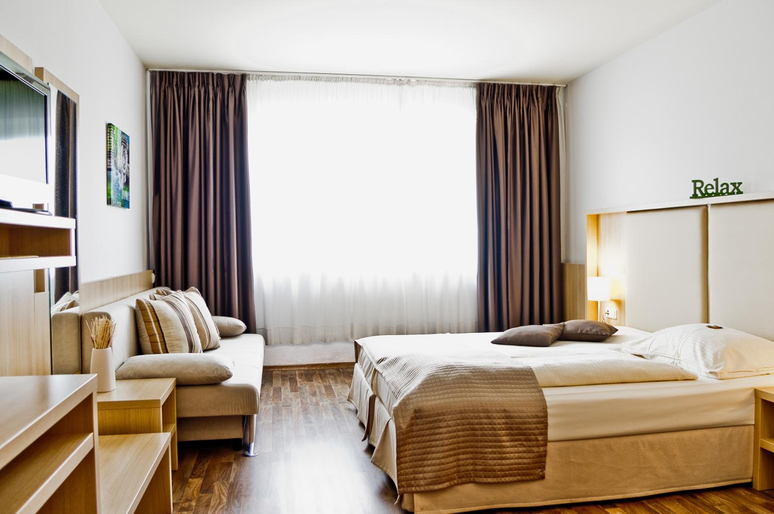 Double Room - Photo 10