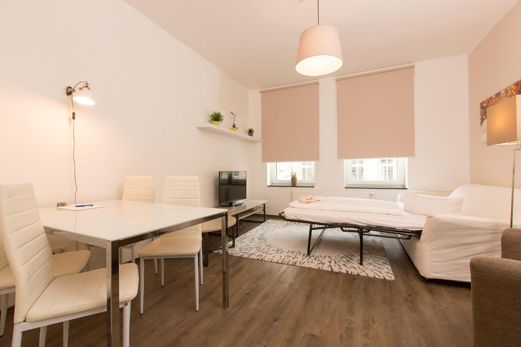 One-Bedroom Apartment - Photo 5