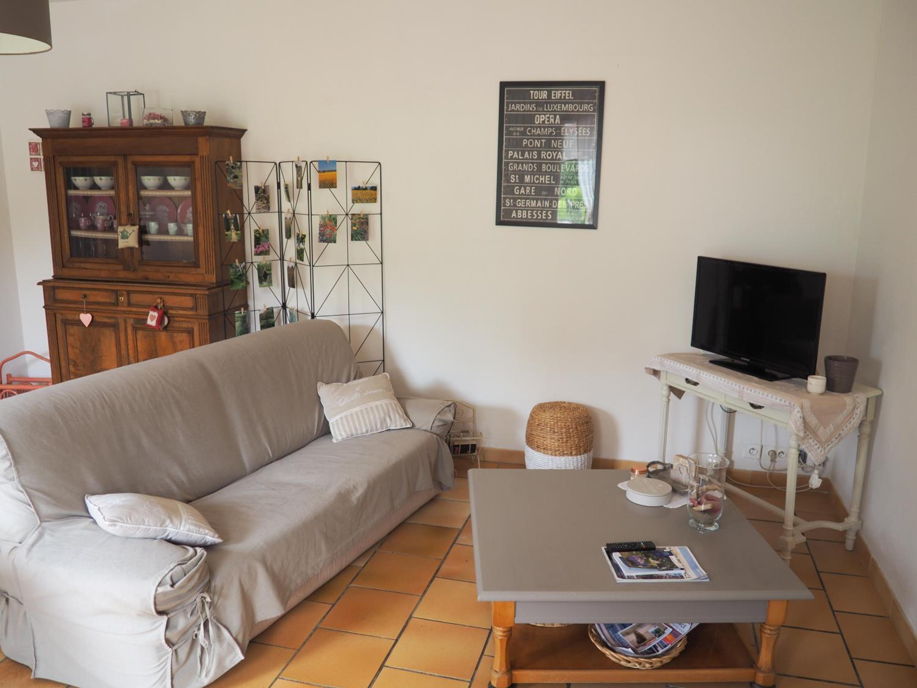 Two-Bedroom House - Photo 15