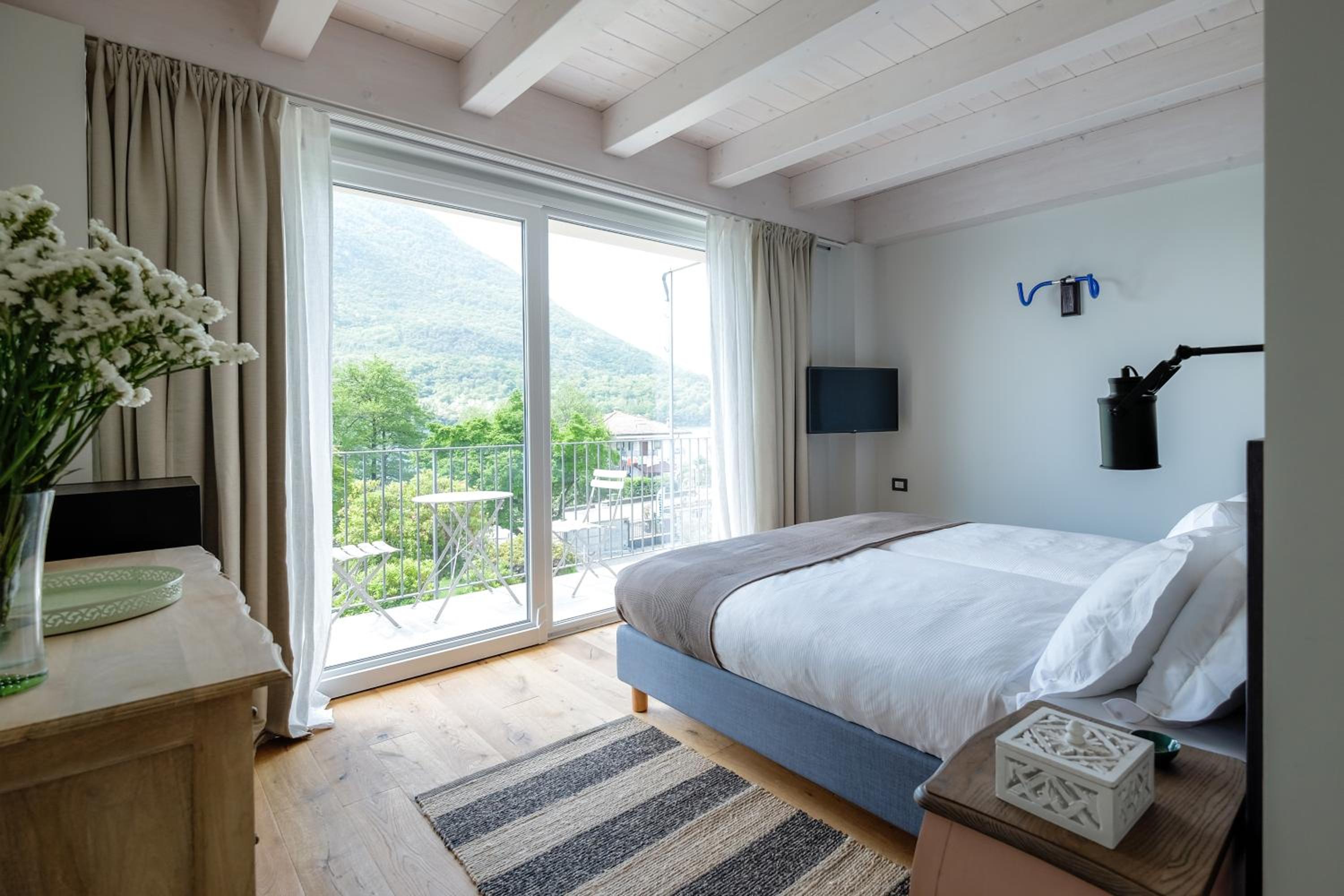 Double or Twin Room with Balcony - Photo 4