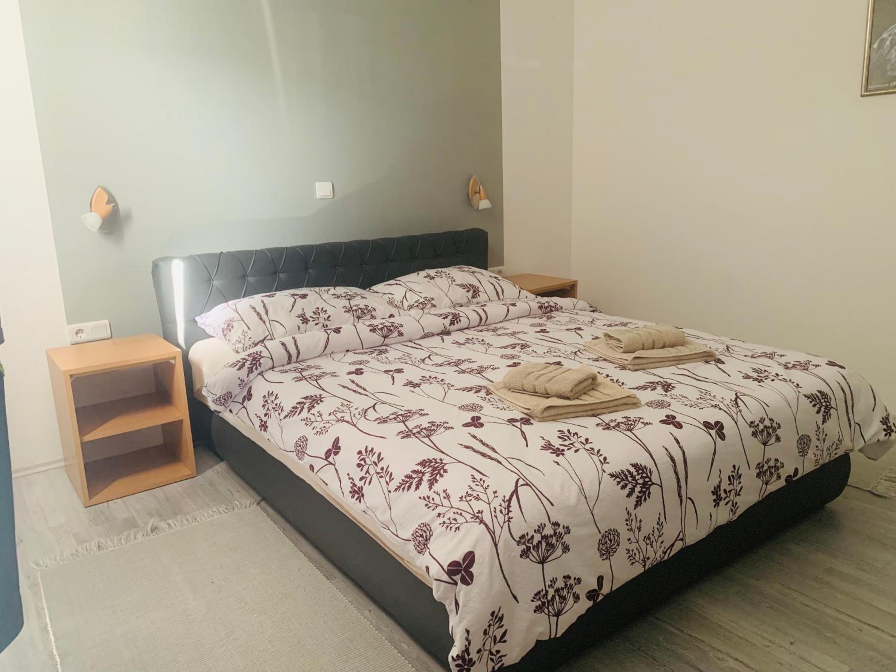 Double Room with Balcony - Photo 1