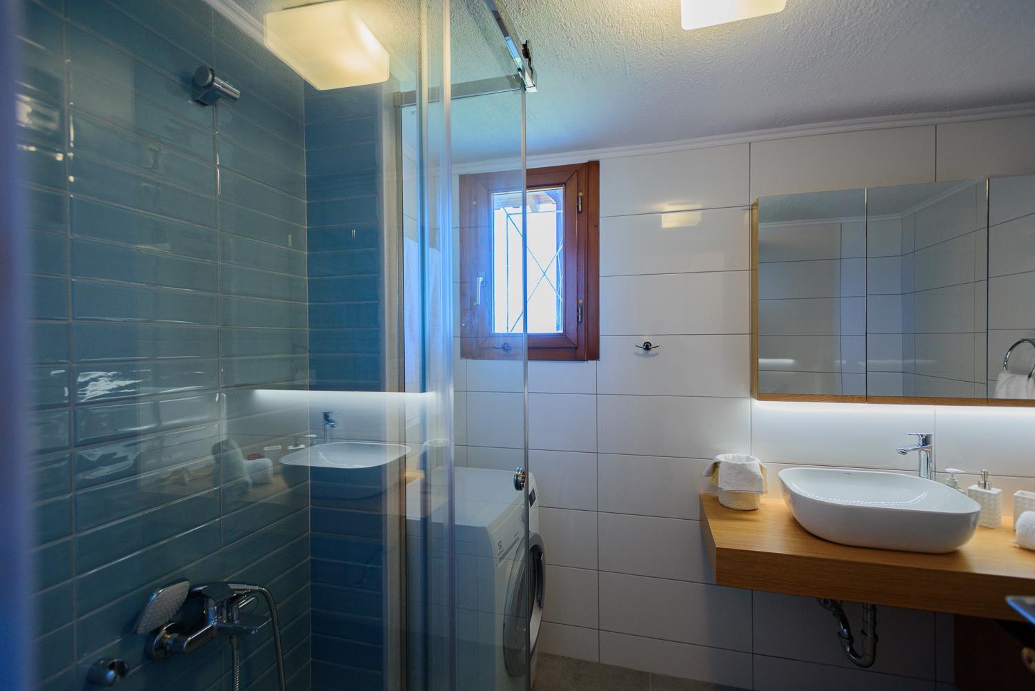 Apartment with Sea View - Photo 34