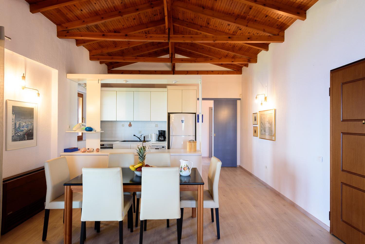 Apartment with Sea View - Photo 4