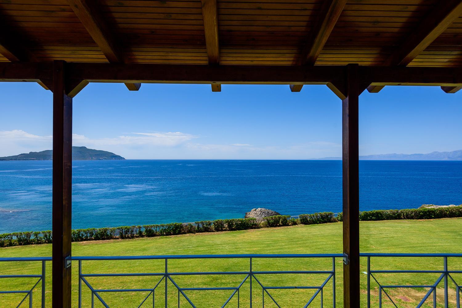 Apartment with Sea View - Photo 8
