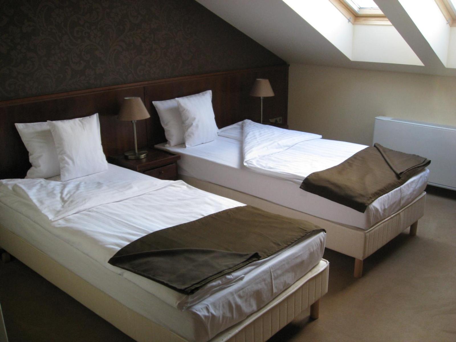 Standard Double/Twin Room - Photo 2