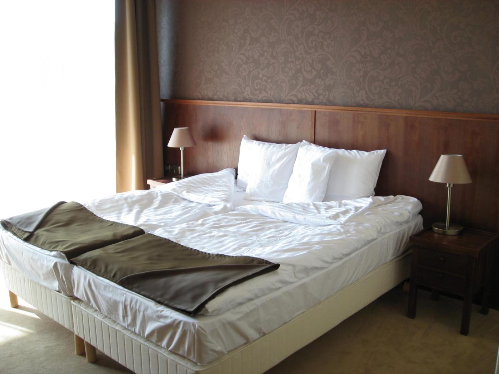 Standard Double/Twin Room with Balcony - Photo 2