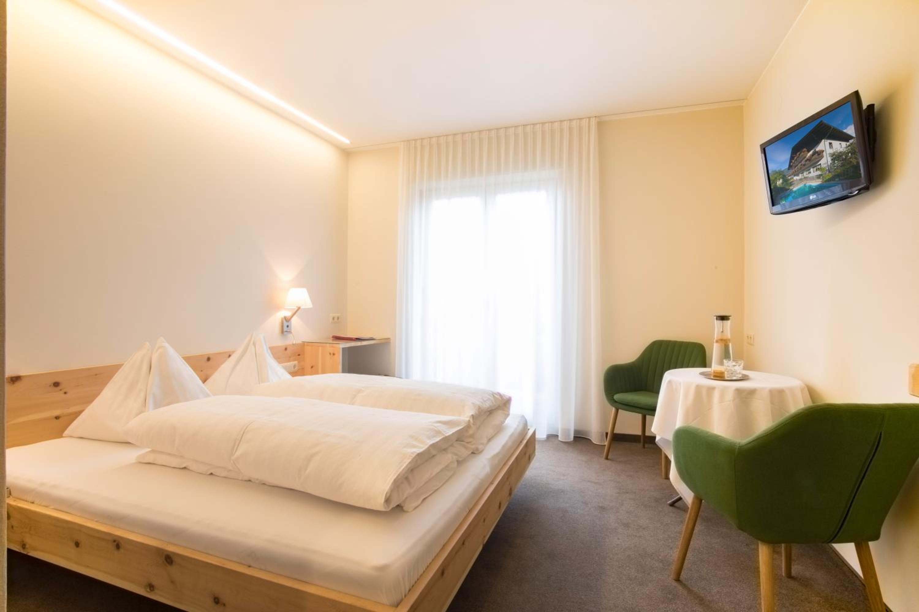 Double Room with Balcony - Photo 1