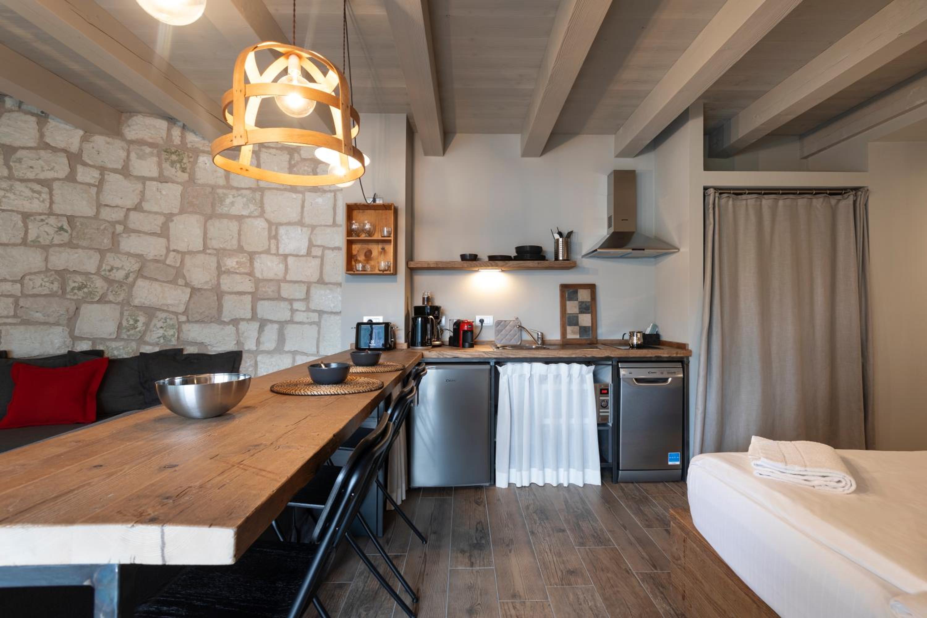 Standard Studio with Lake View - Photo 9