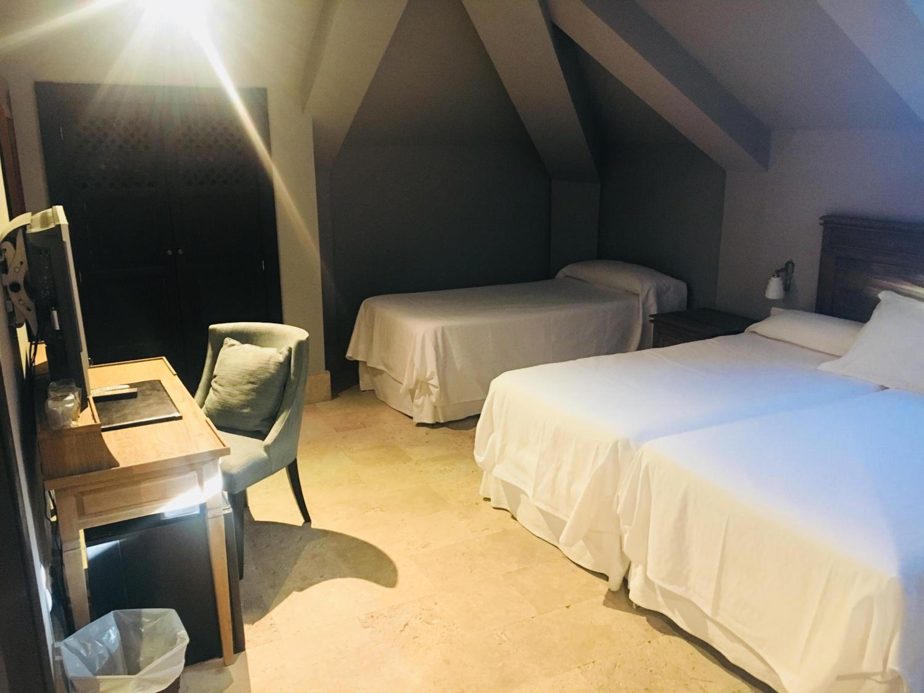 Triple Room - Photo 1