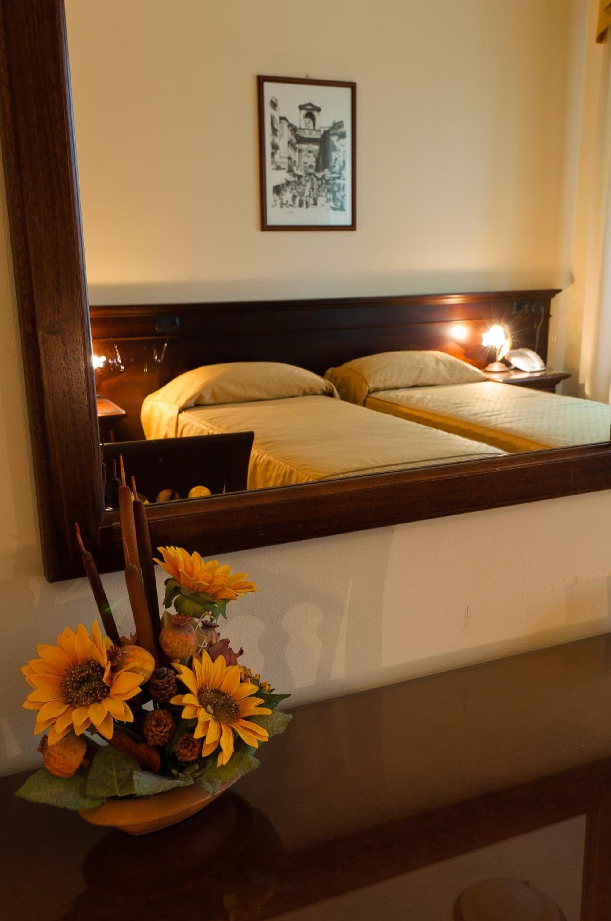 Standard Double Room - Photo 1
