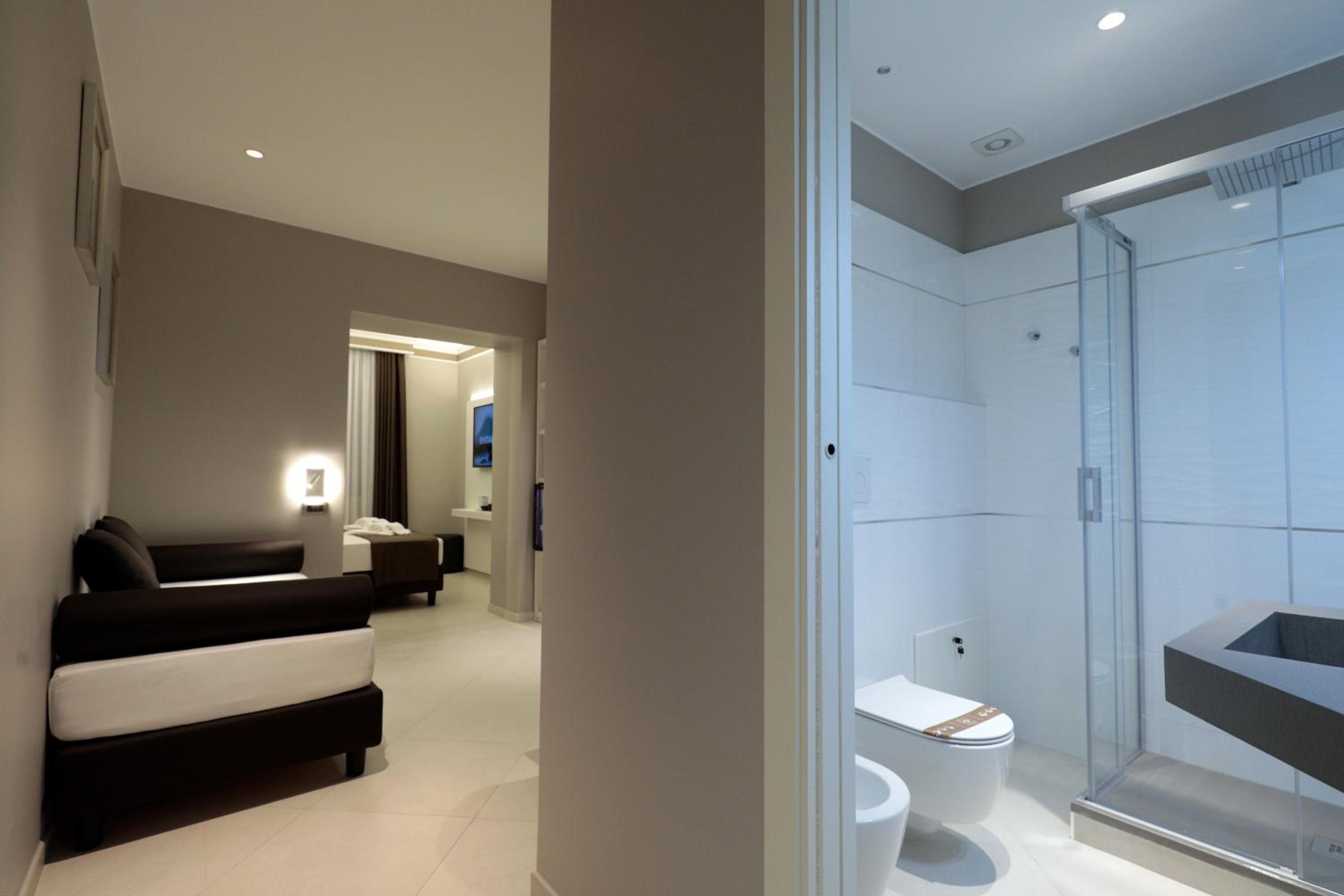 Luxury Triple Room - Photo 10