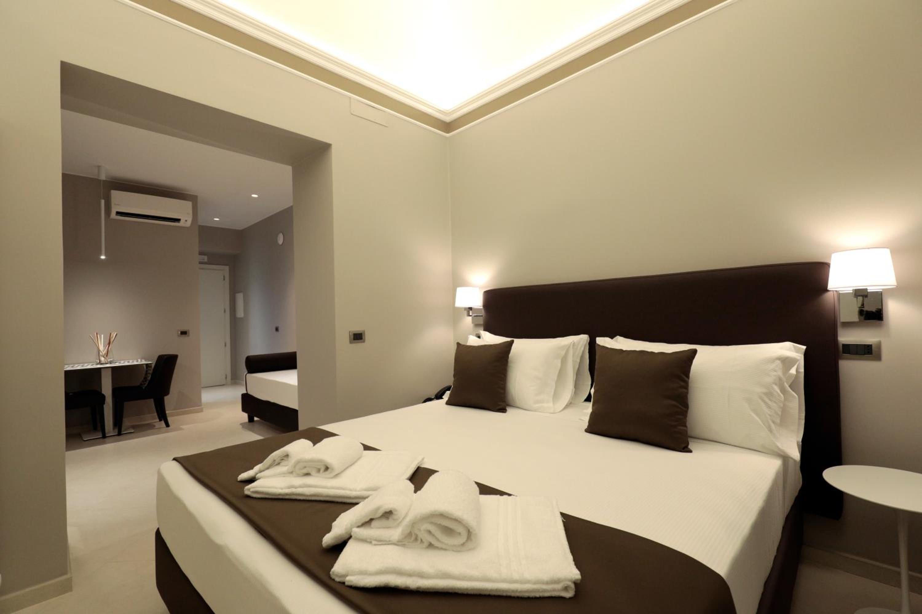 Luxury Triple Room - Photo 9