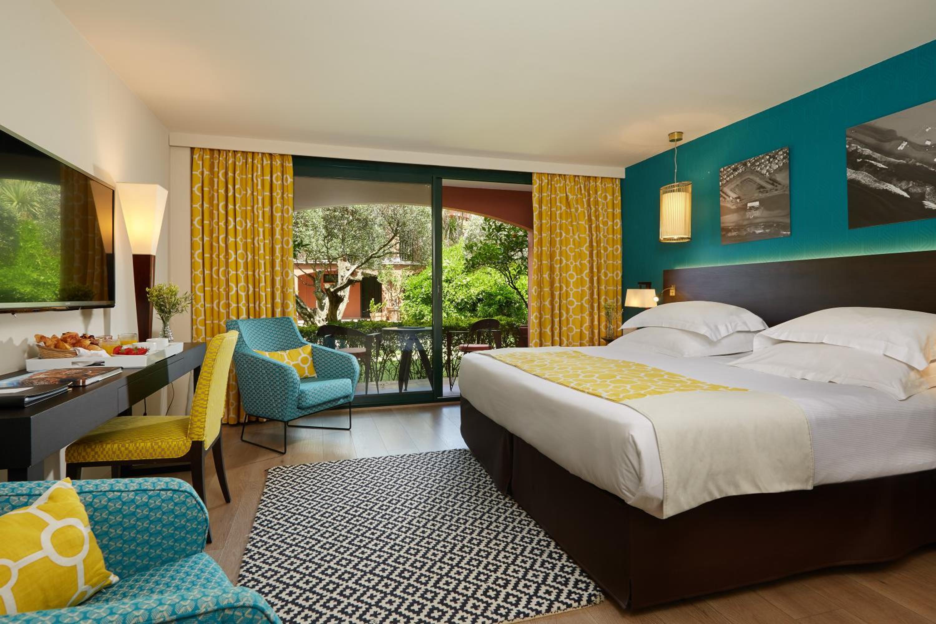 Deluxe Room - Photo 7