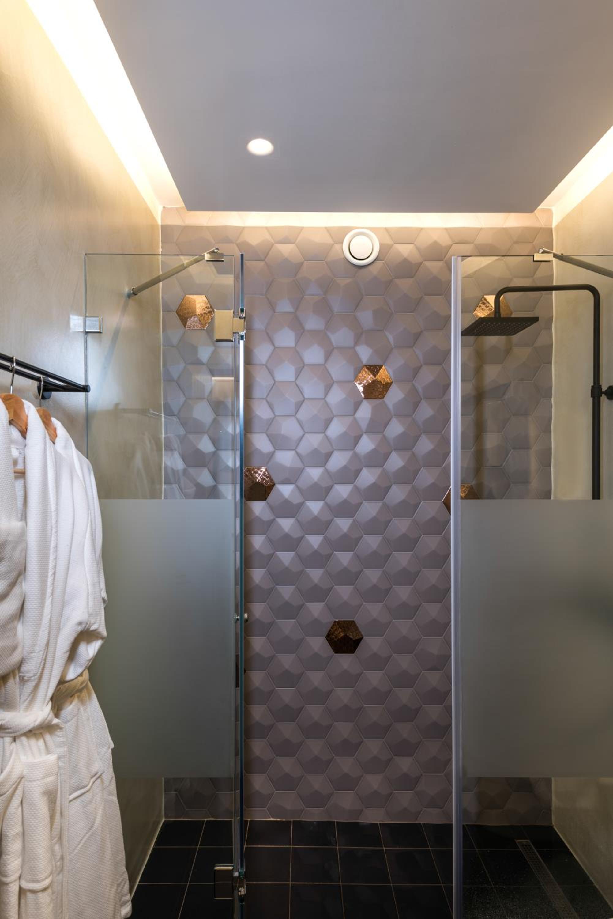 Junior Suite with Balcony & Outdoor Jetted Tub photo 3