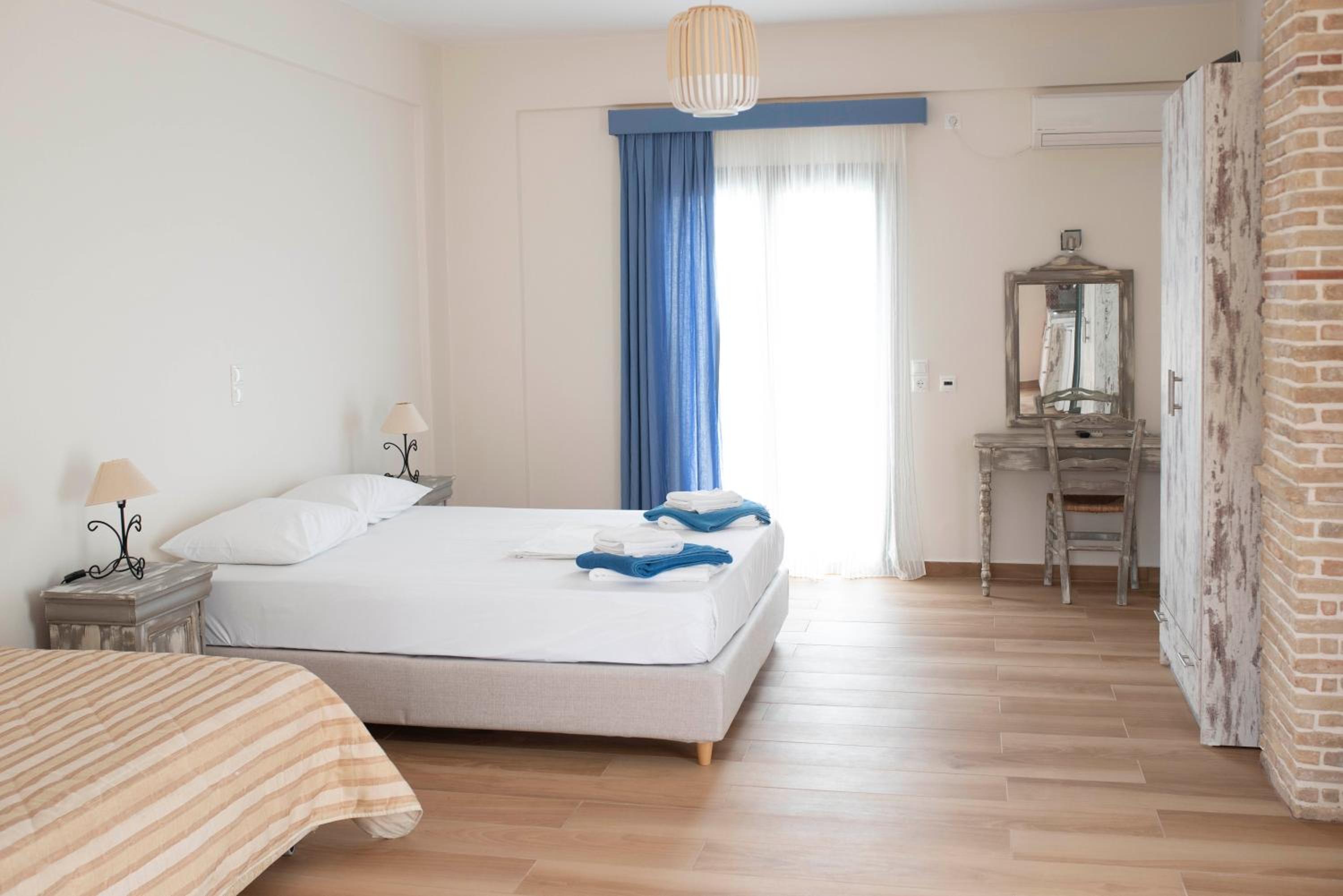 Studio with Sea Vew (2 Adults + 1 Child) 