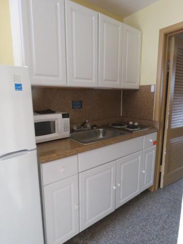 Two Room Suite with Kitchenette photo 3
