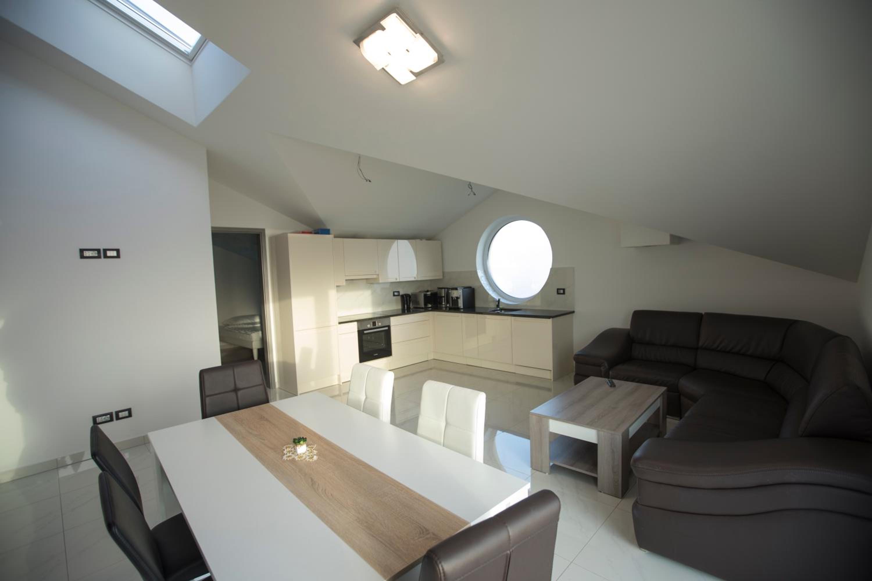 Penthouse Apartment - Photo 19