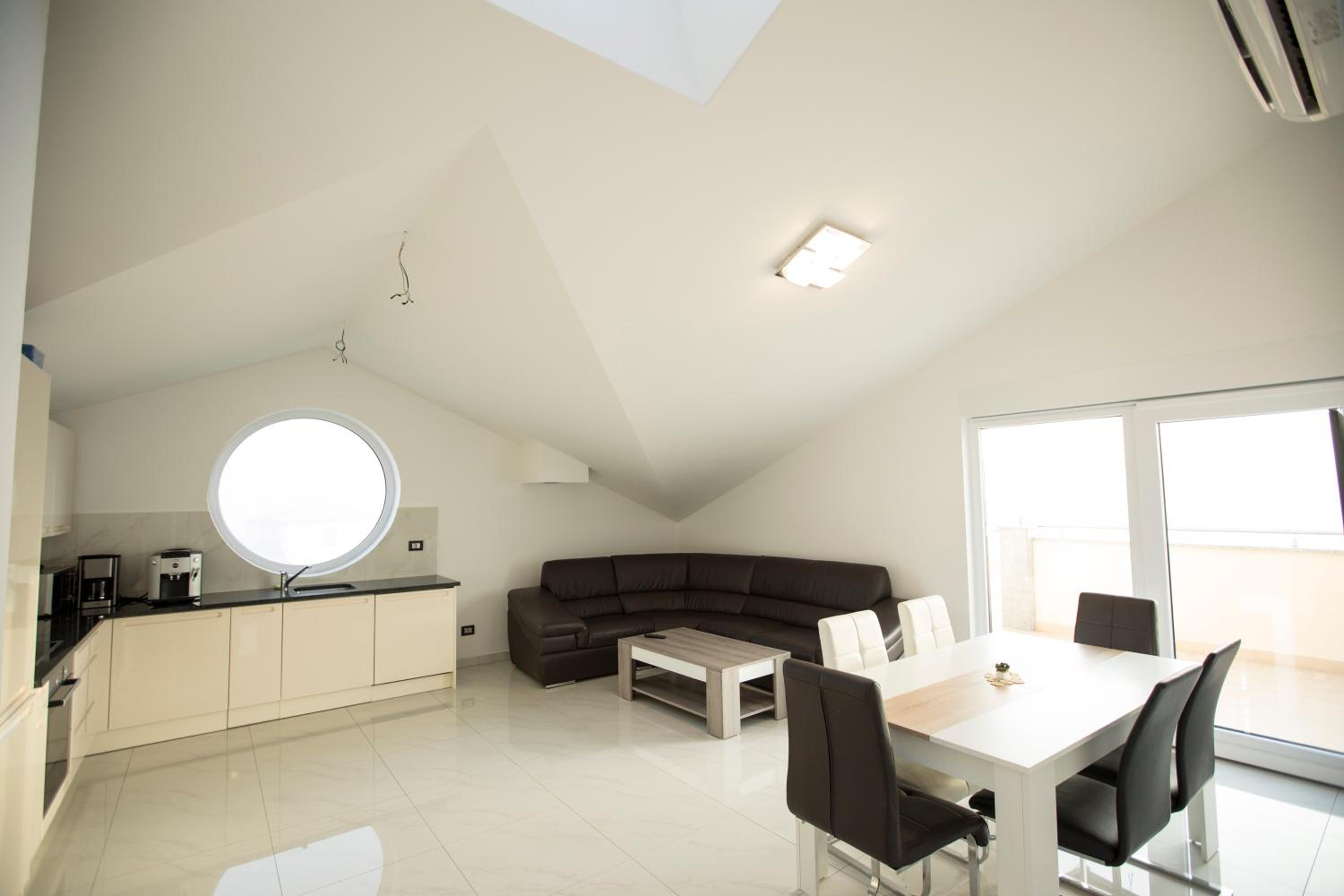 Penthouse Apartment - Photo 20