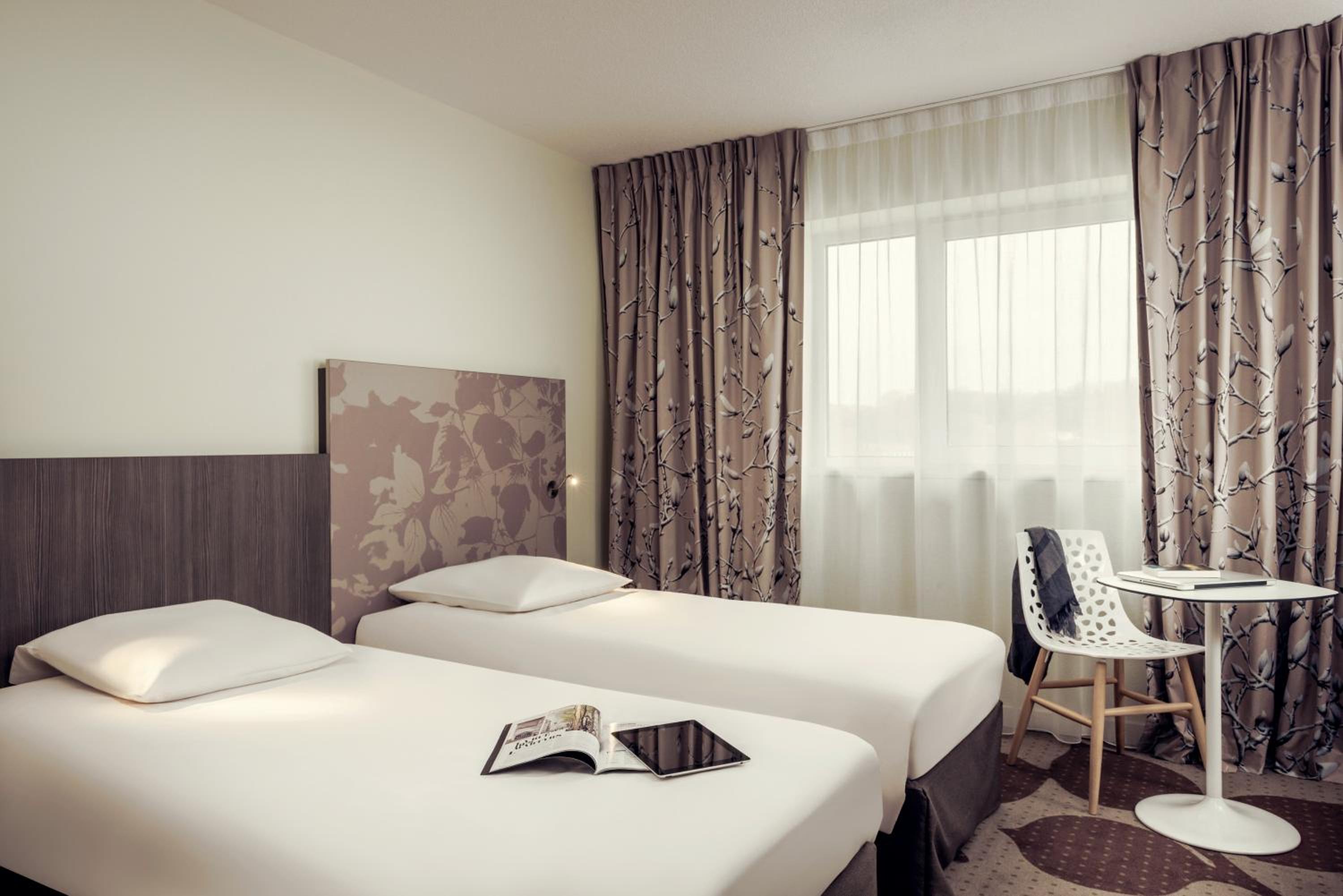Standard Twin Room - Photo 3