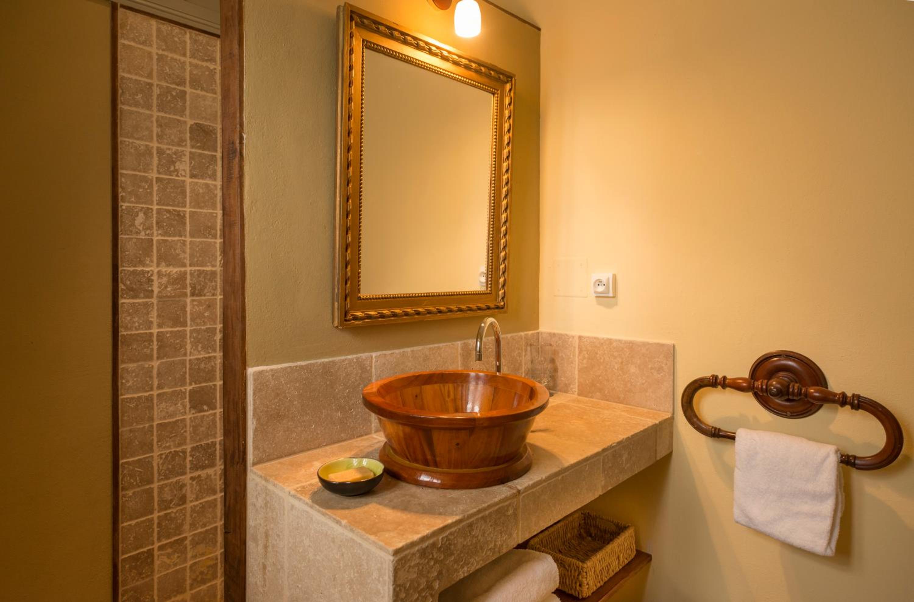 Double Room - Photo 10