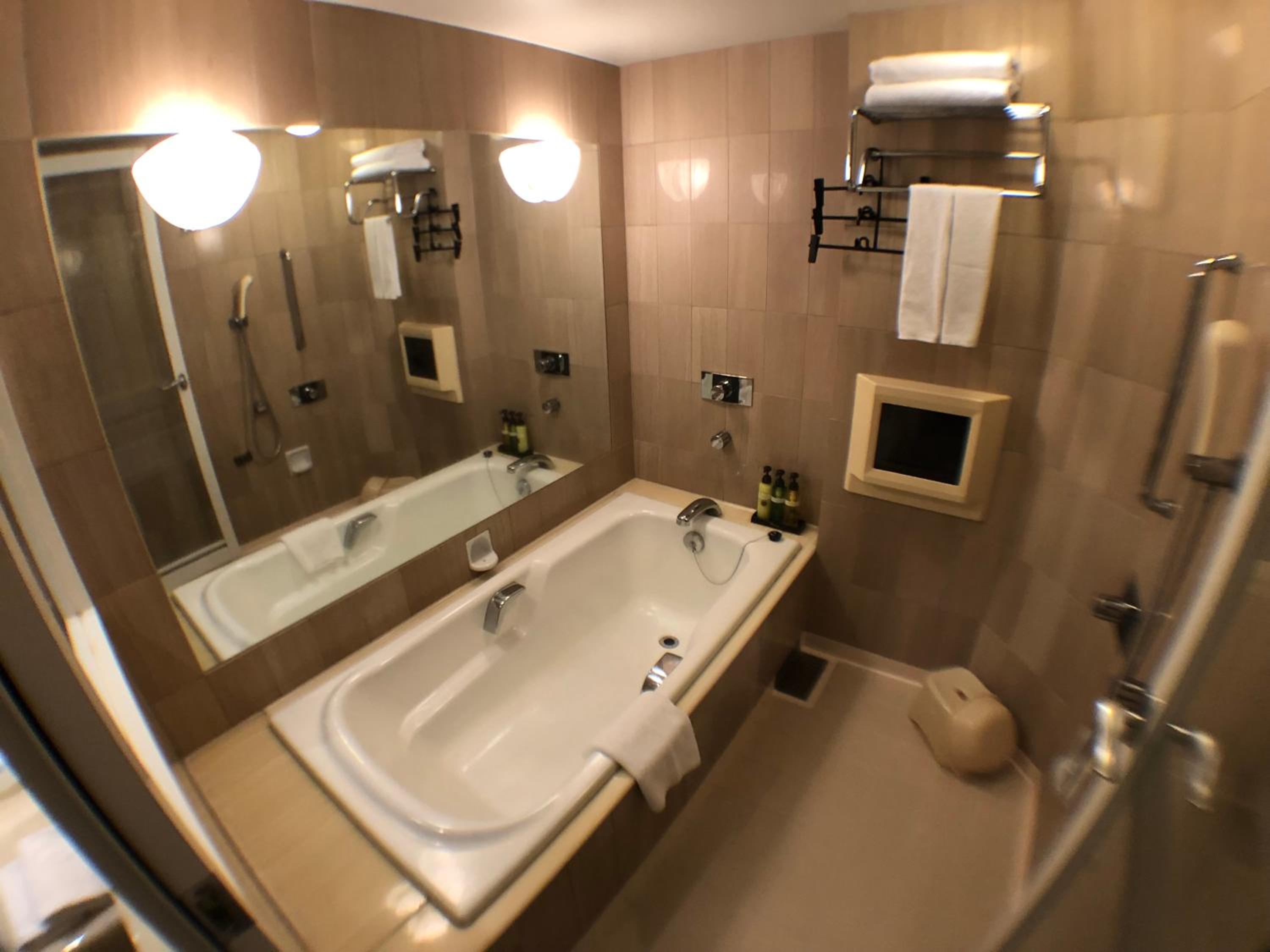 Deluxe Twin Room - Non-Smoking - Photo 4
