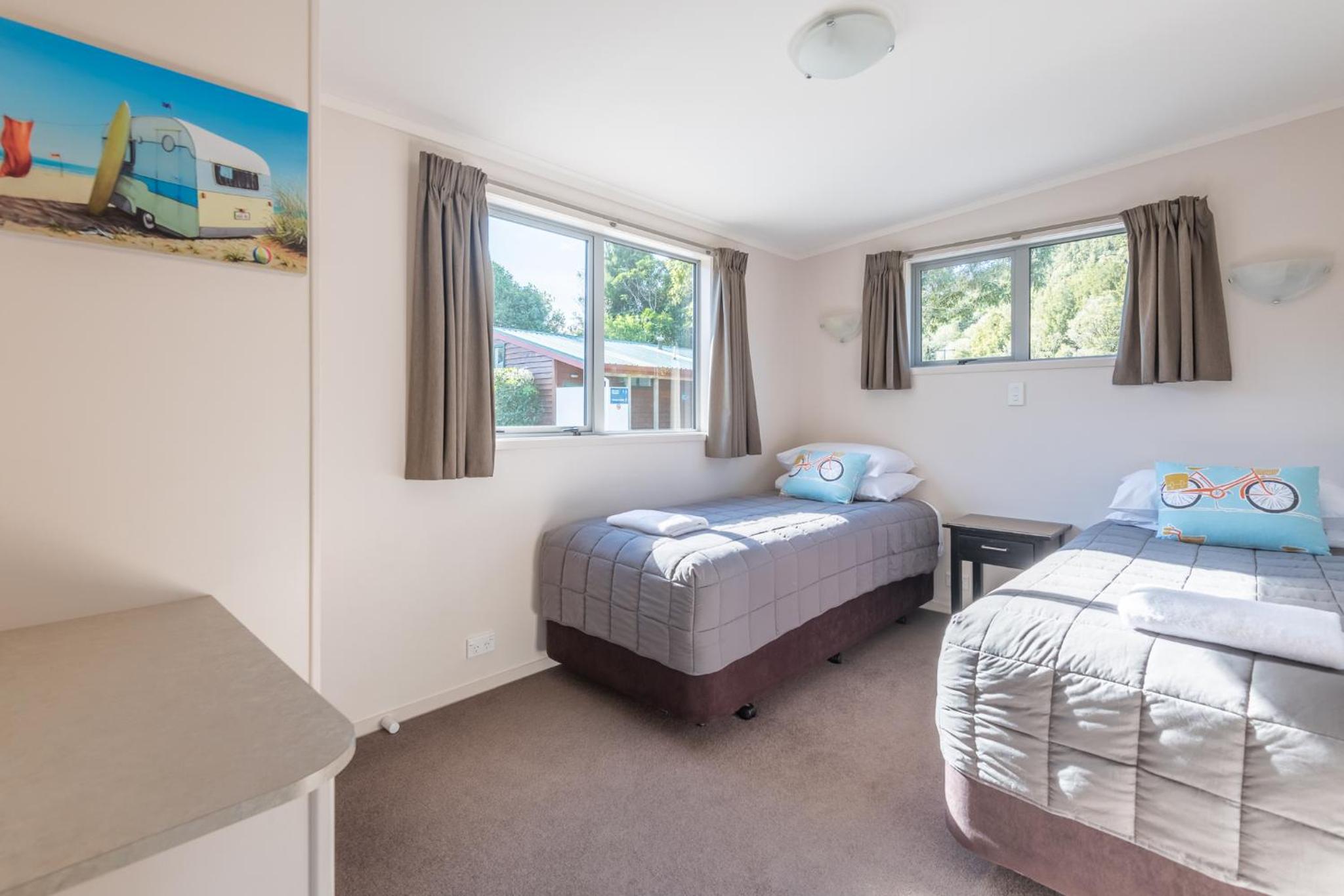 Deluxe Cabin with Lake View