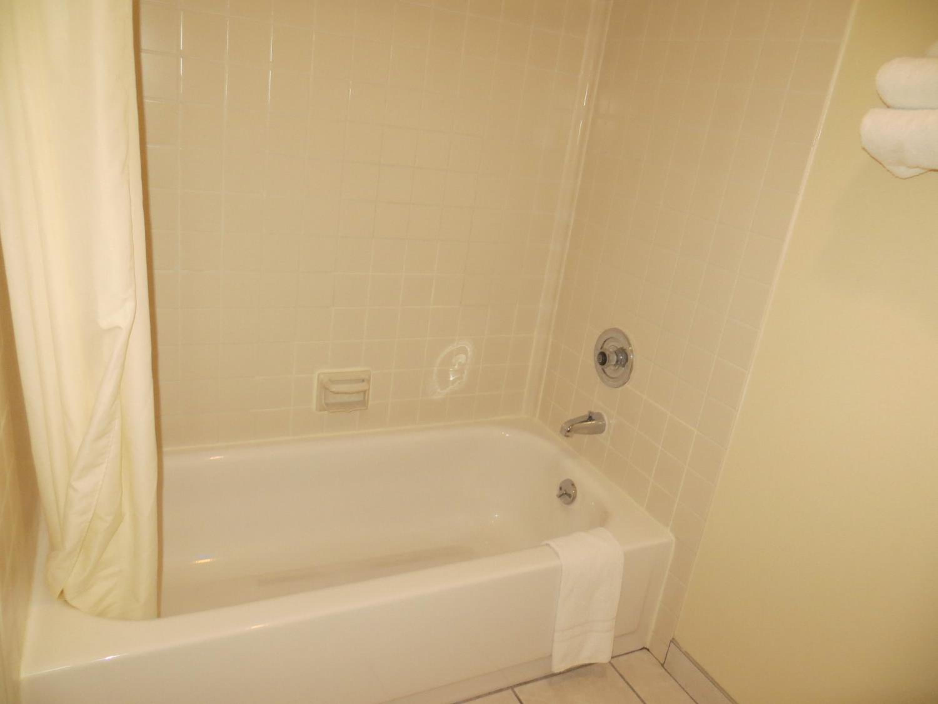 King Room - Non-Smoking - Photo 2
