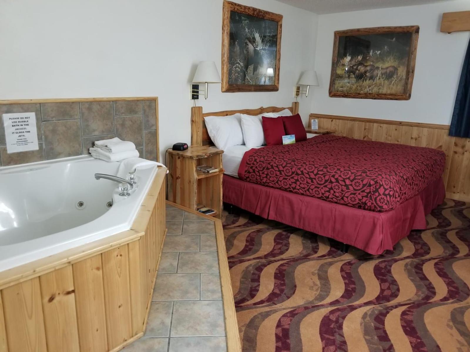 Deluxe King Suite With Spa Bath - Non-Smoking