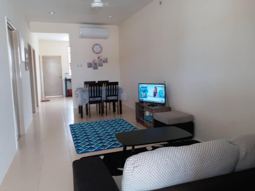 Three-Bedroom House photo 1