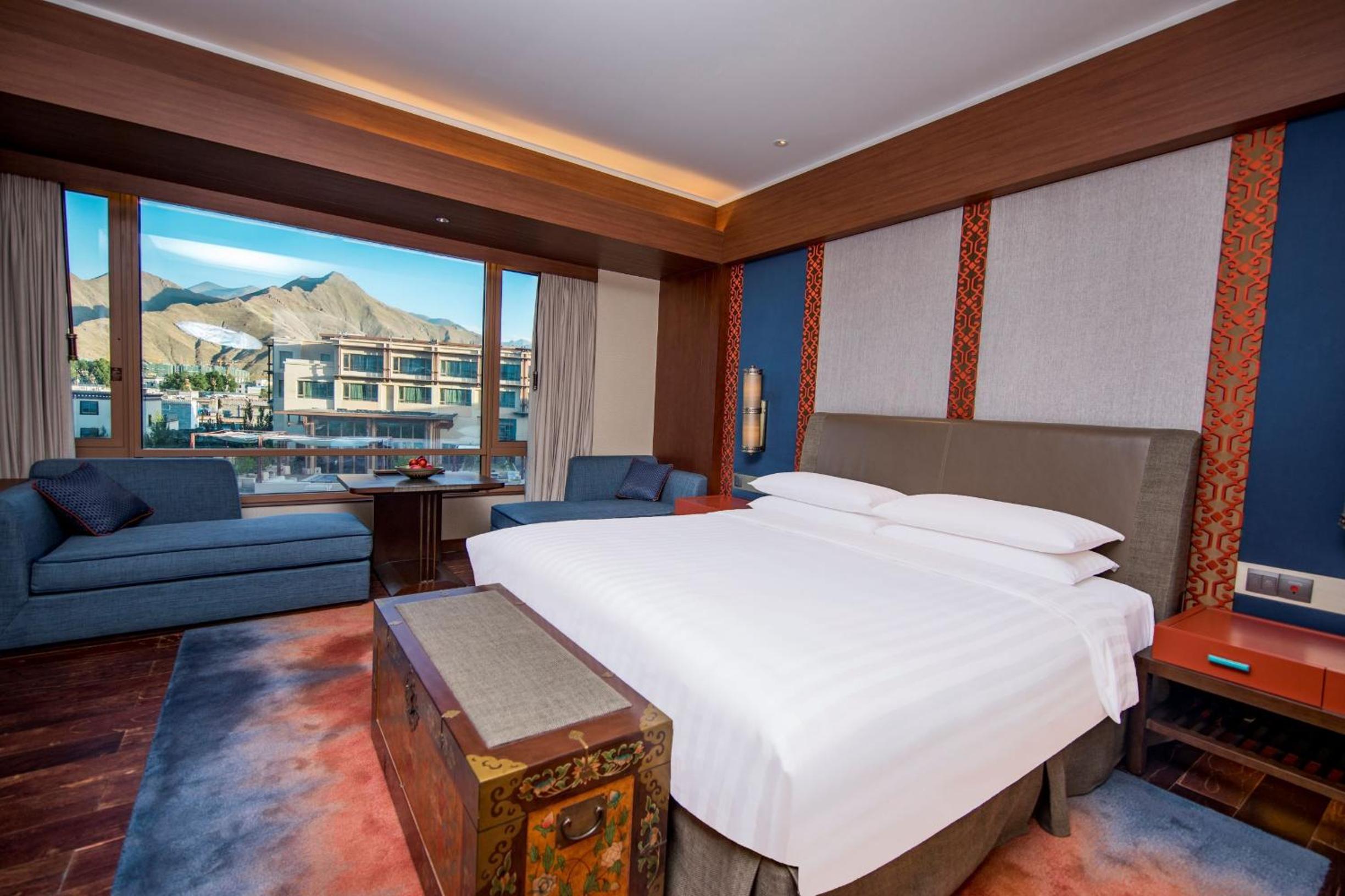 Deluxe King Room photo 2