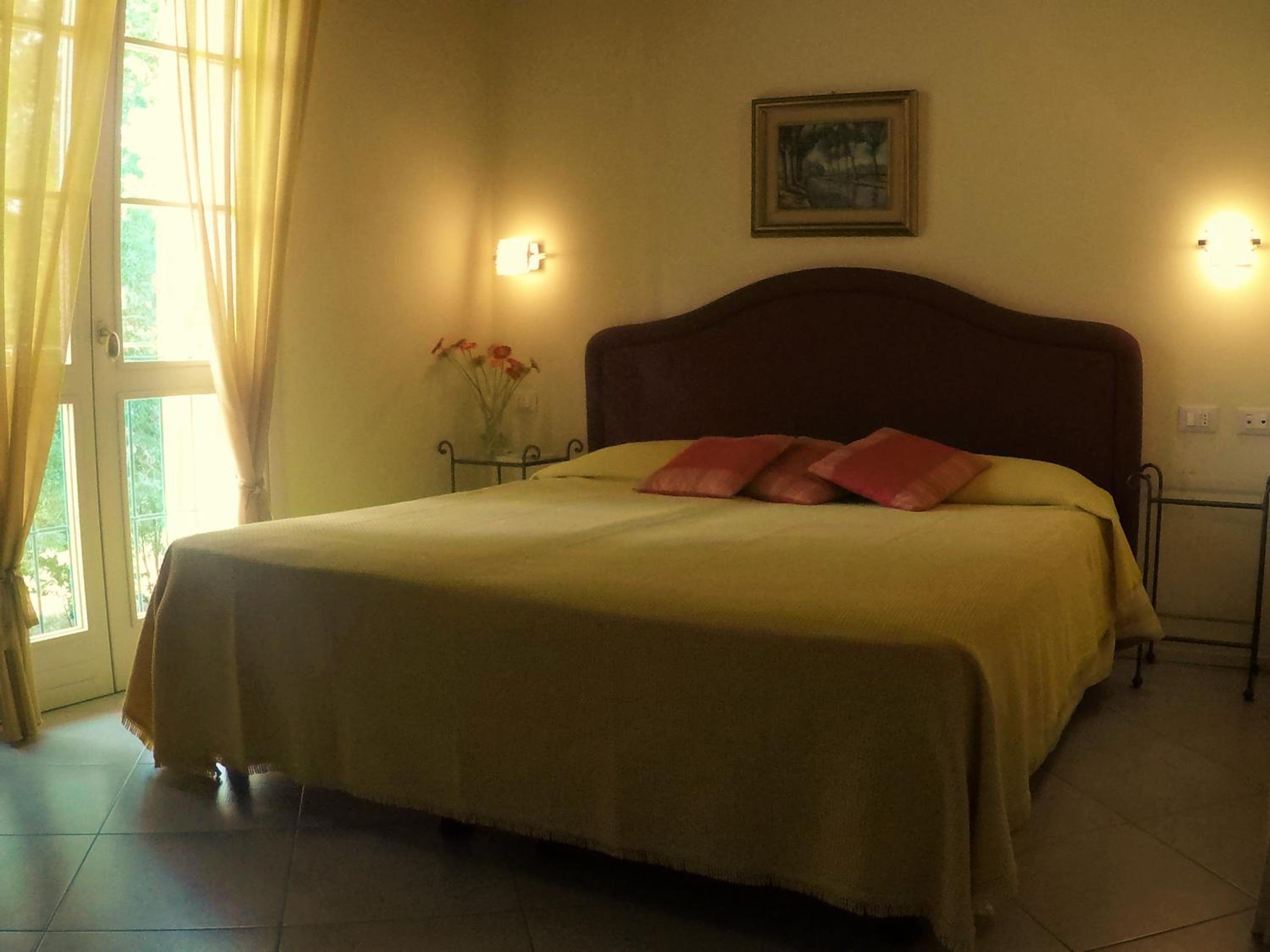 Standard Double or Twin Room photo 2