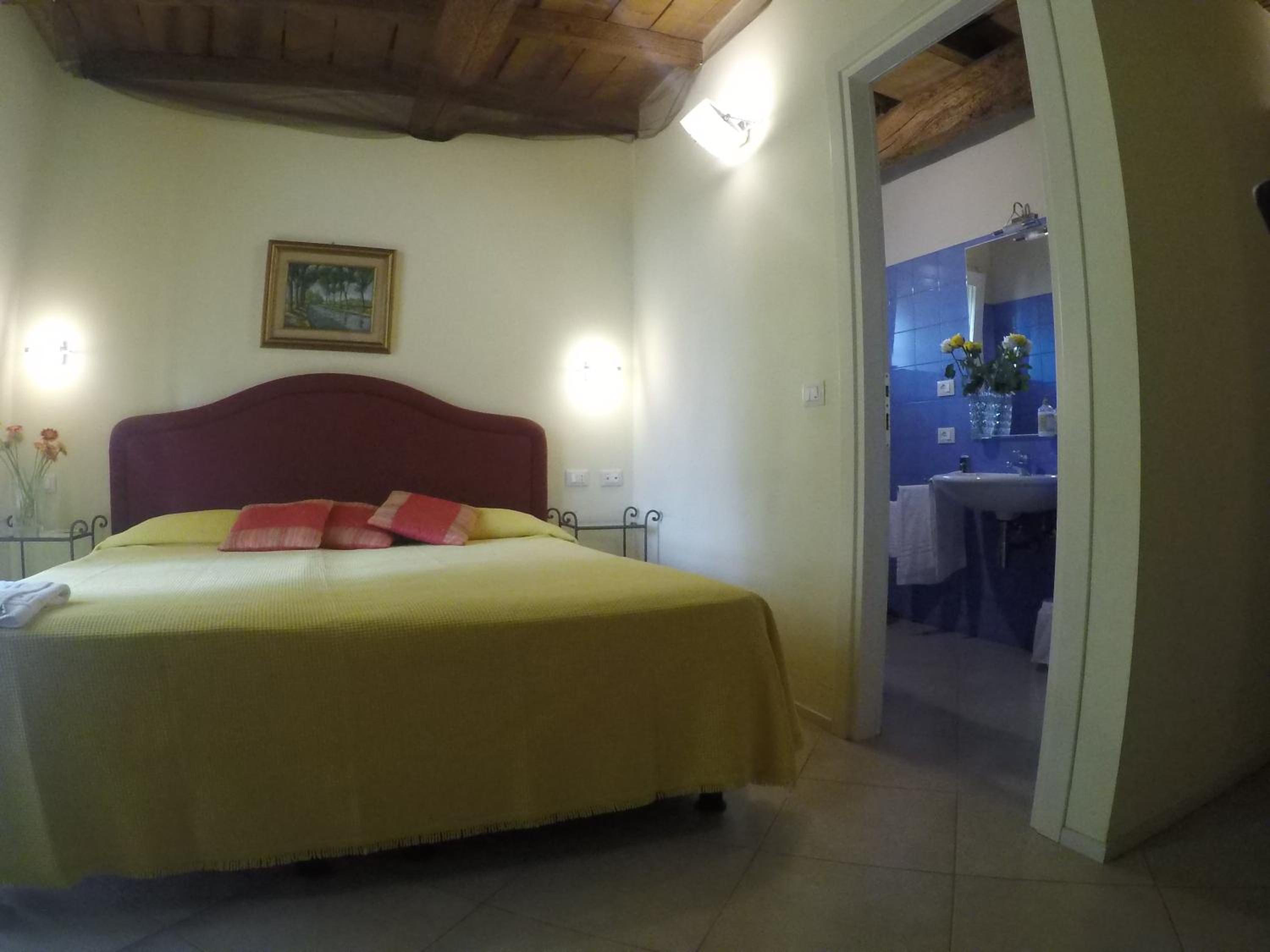 Standard Double or Twin Room photo 1