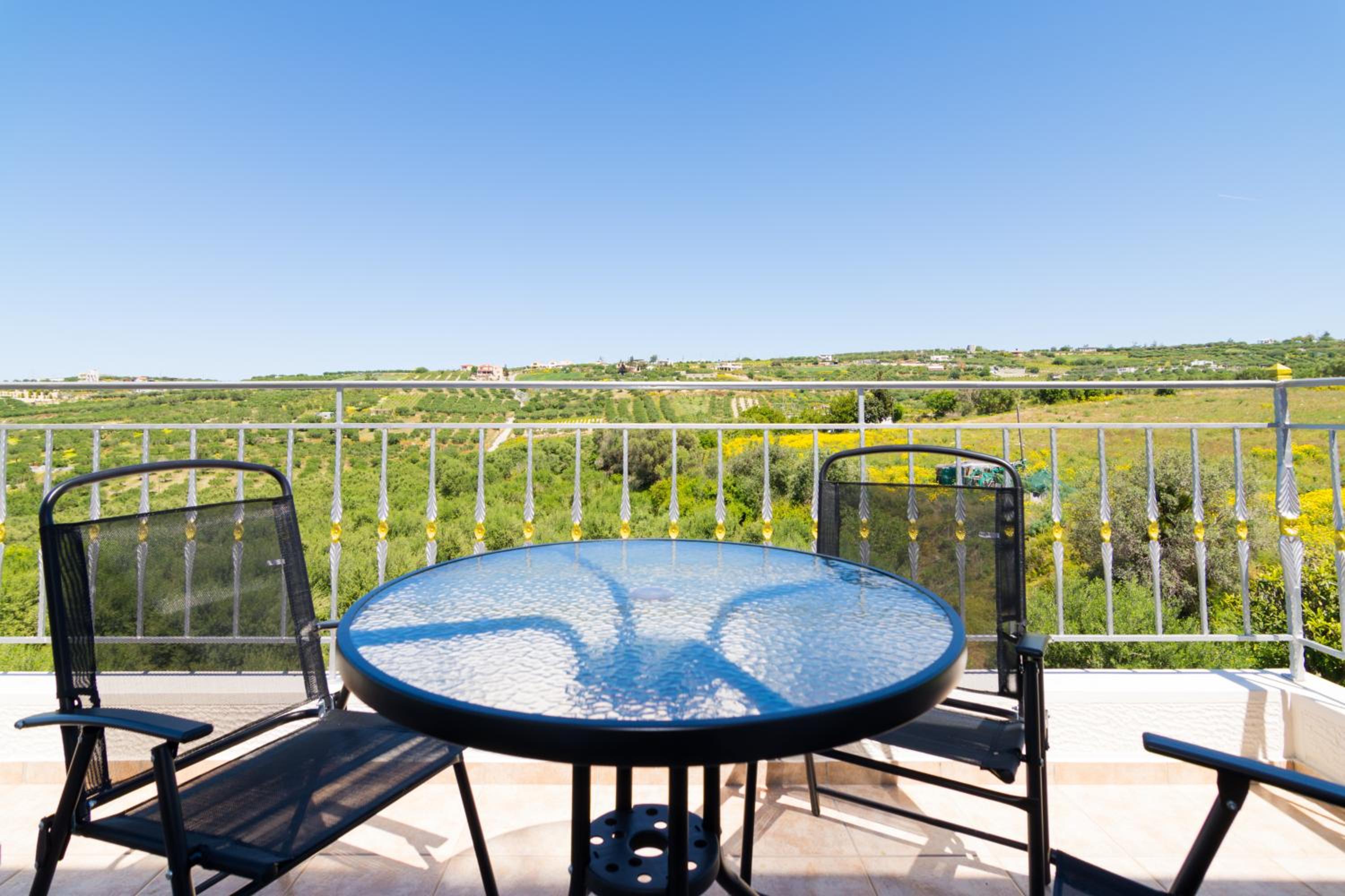 Villa with Private Pool - Photo 7