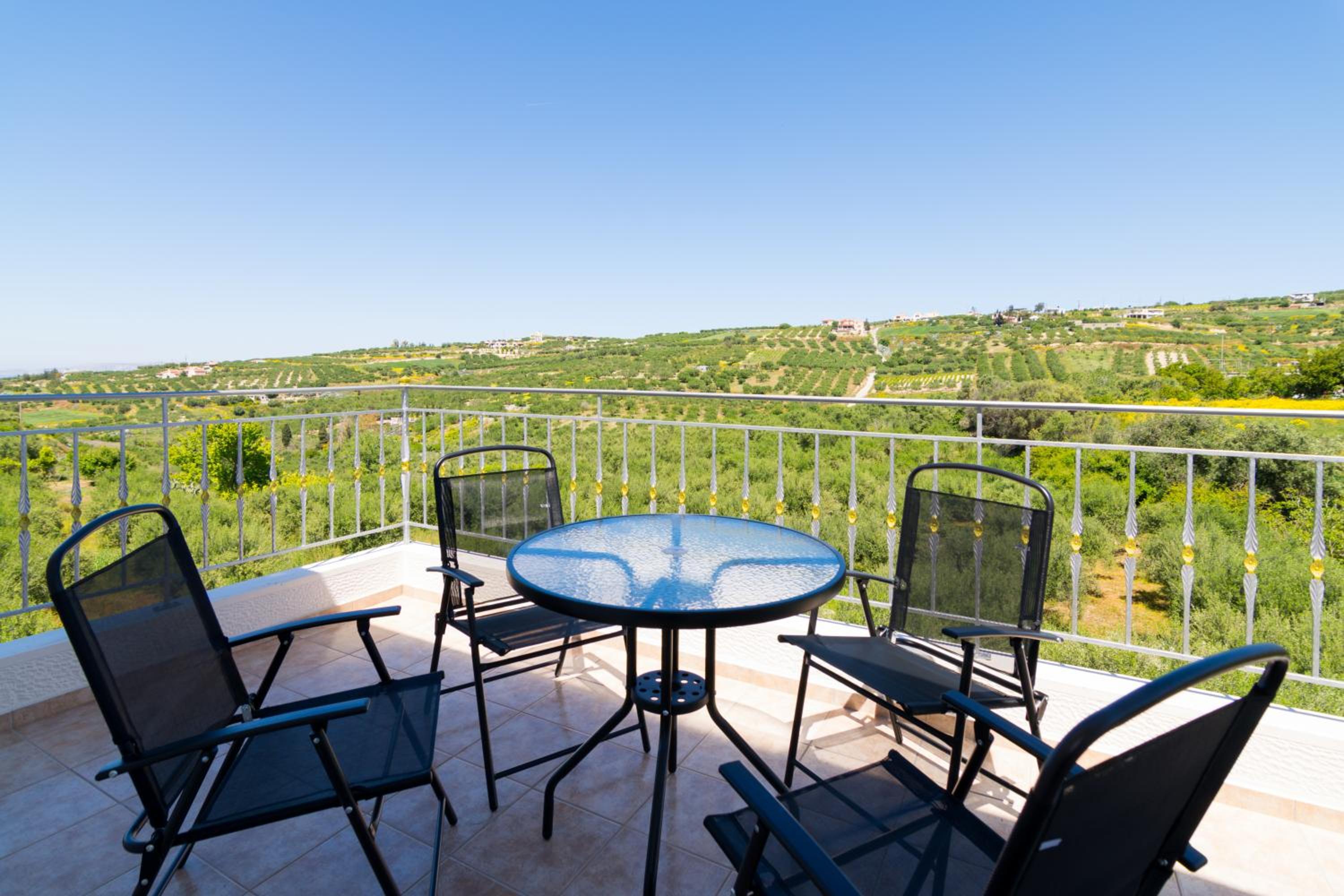Villa with Private Pool - Photo 8