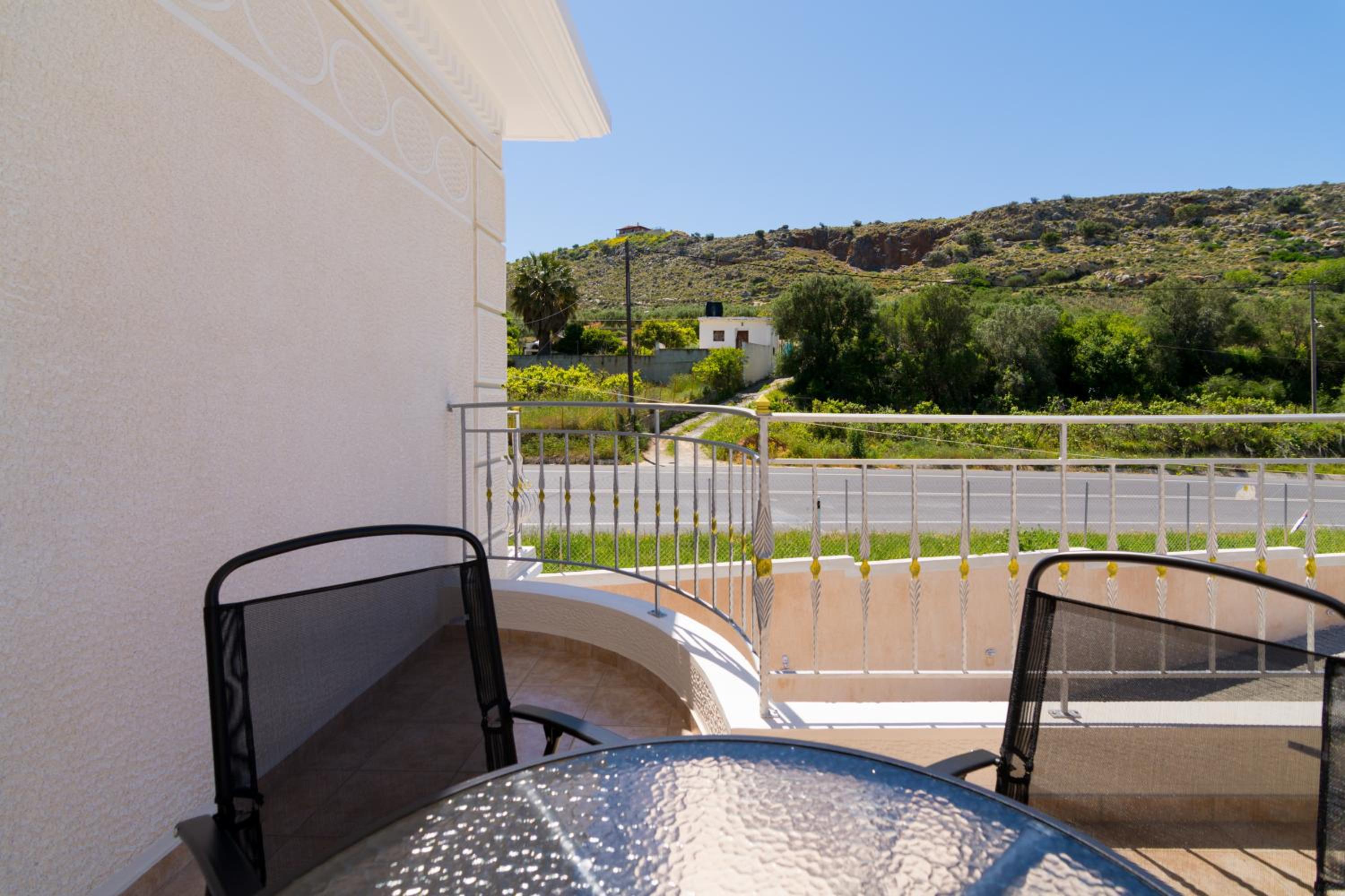 Villa with Private Pool - Photo 10