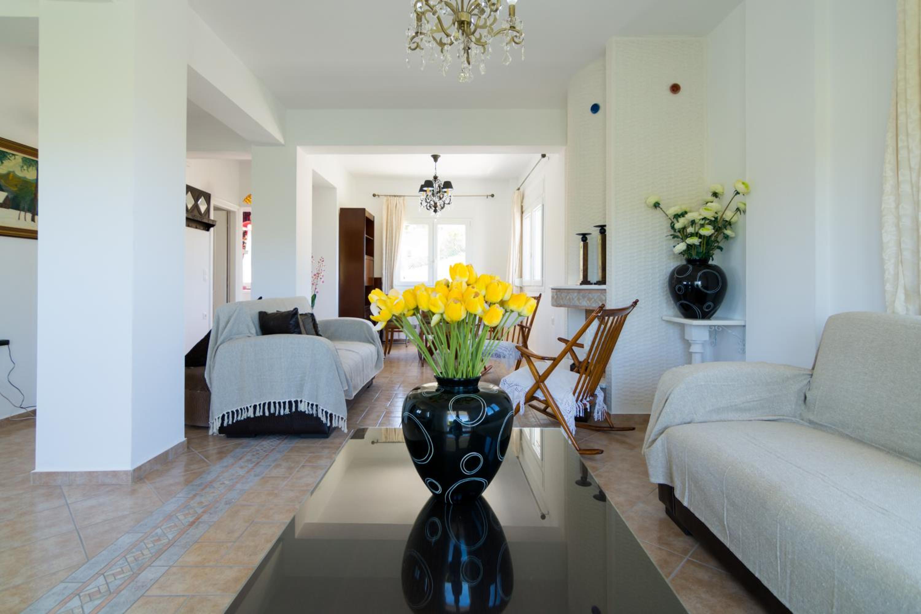 Villa with Private Pool - Photo 12