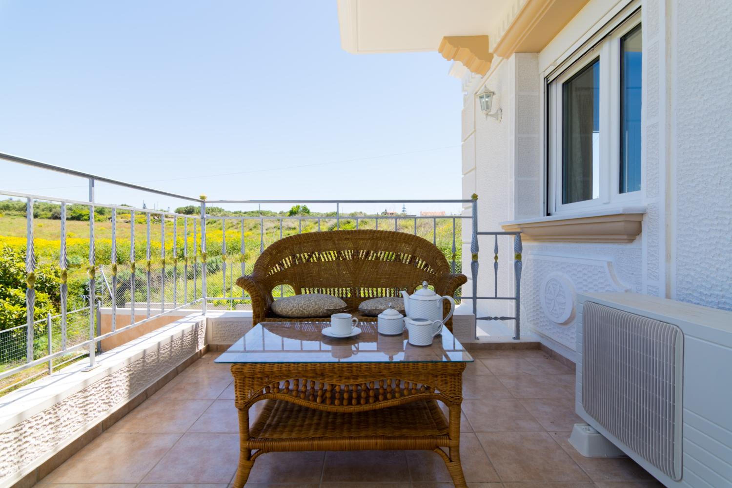 Villa with Private Pool - Photo 74