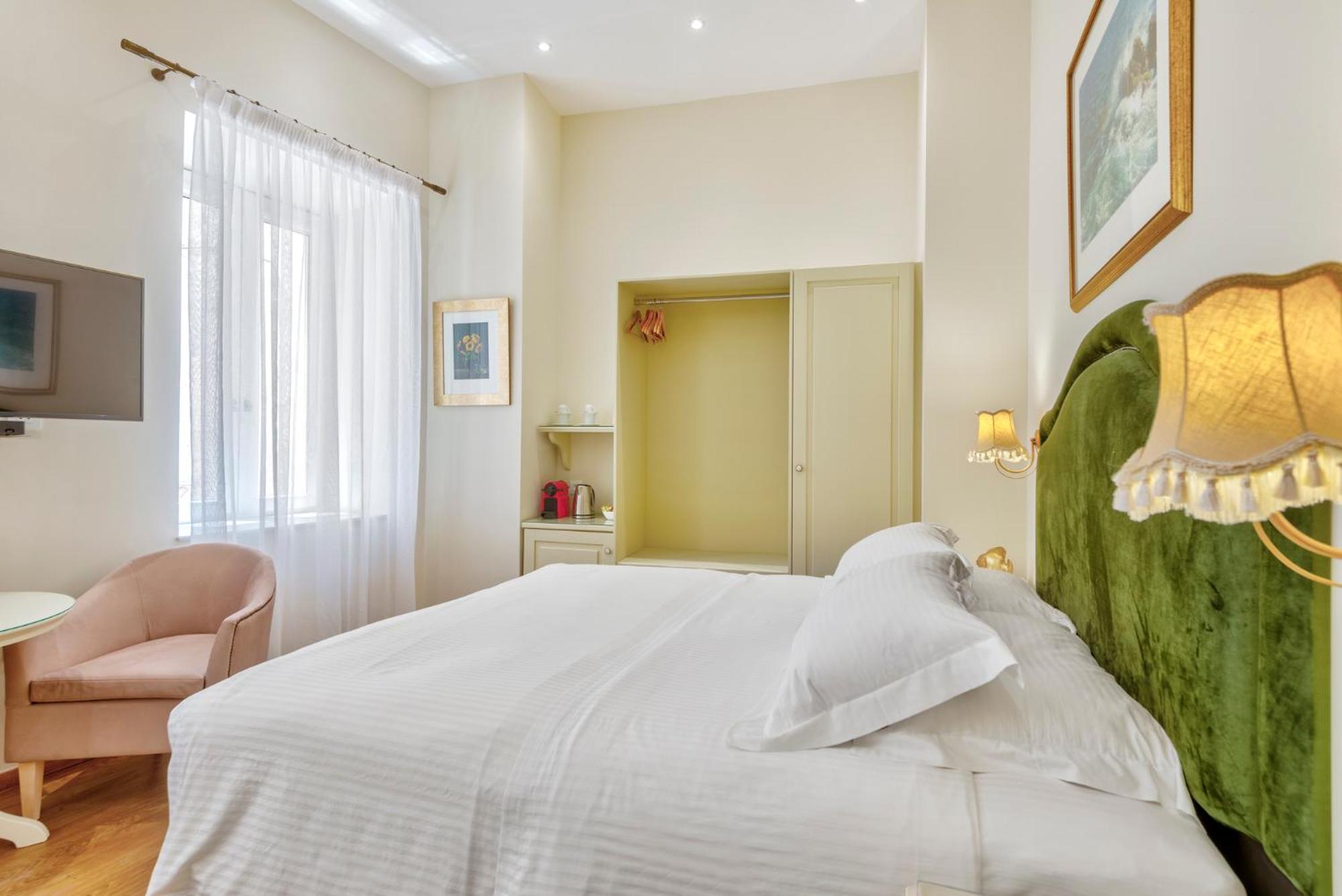 Junior Suite with City View