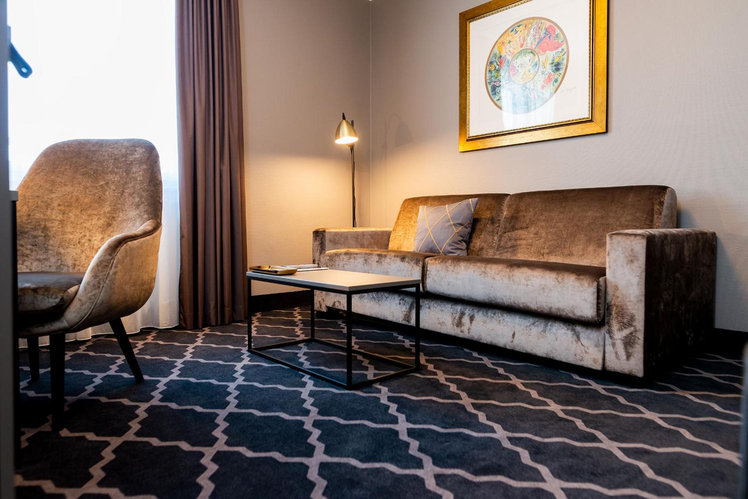 Suite - Photo 5