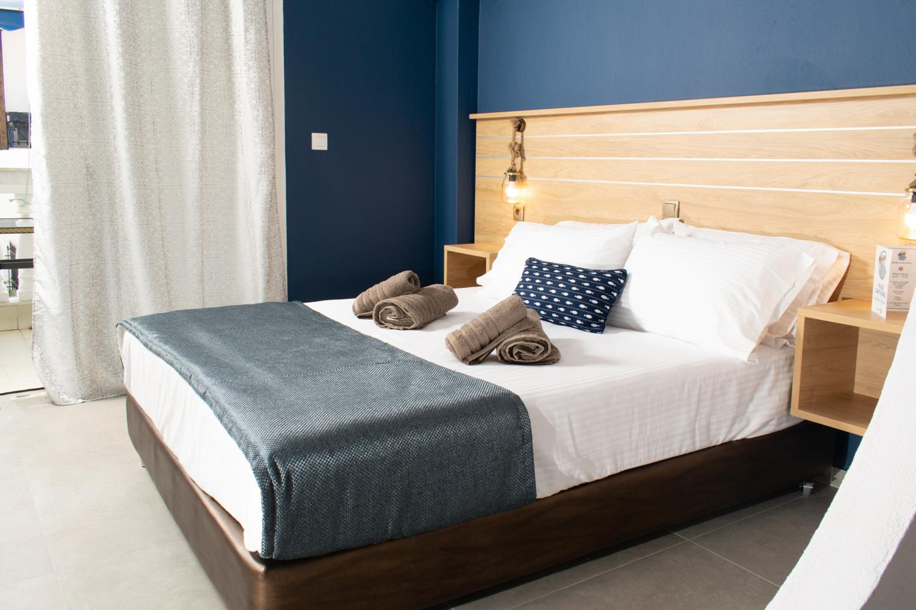 Deluxe Double Room with Balcony photo 1