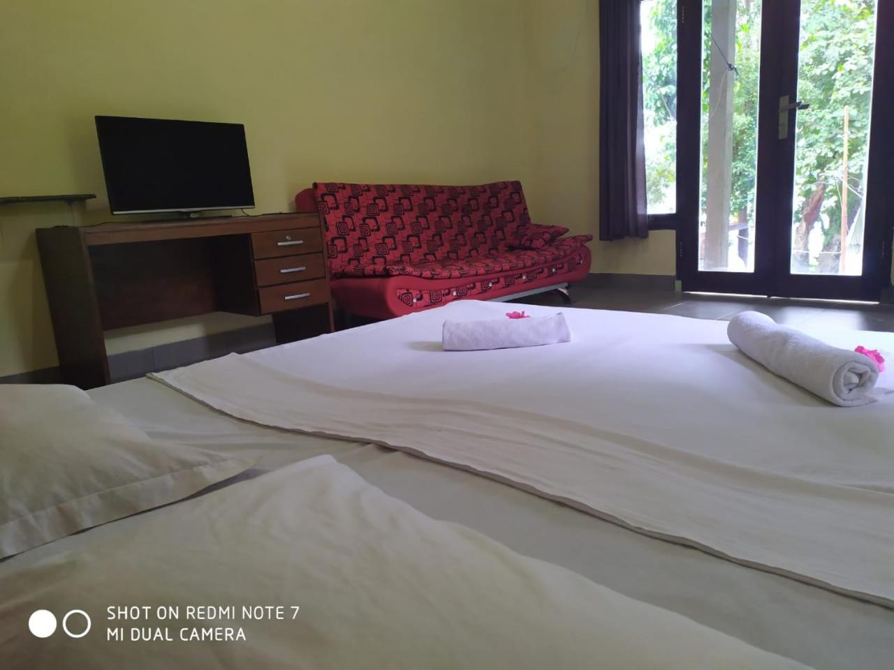 Deluxe Double Room (2 Adults + 1 Child) photo 1