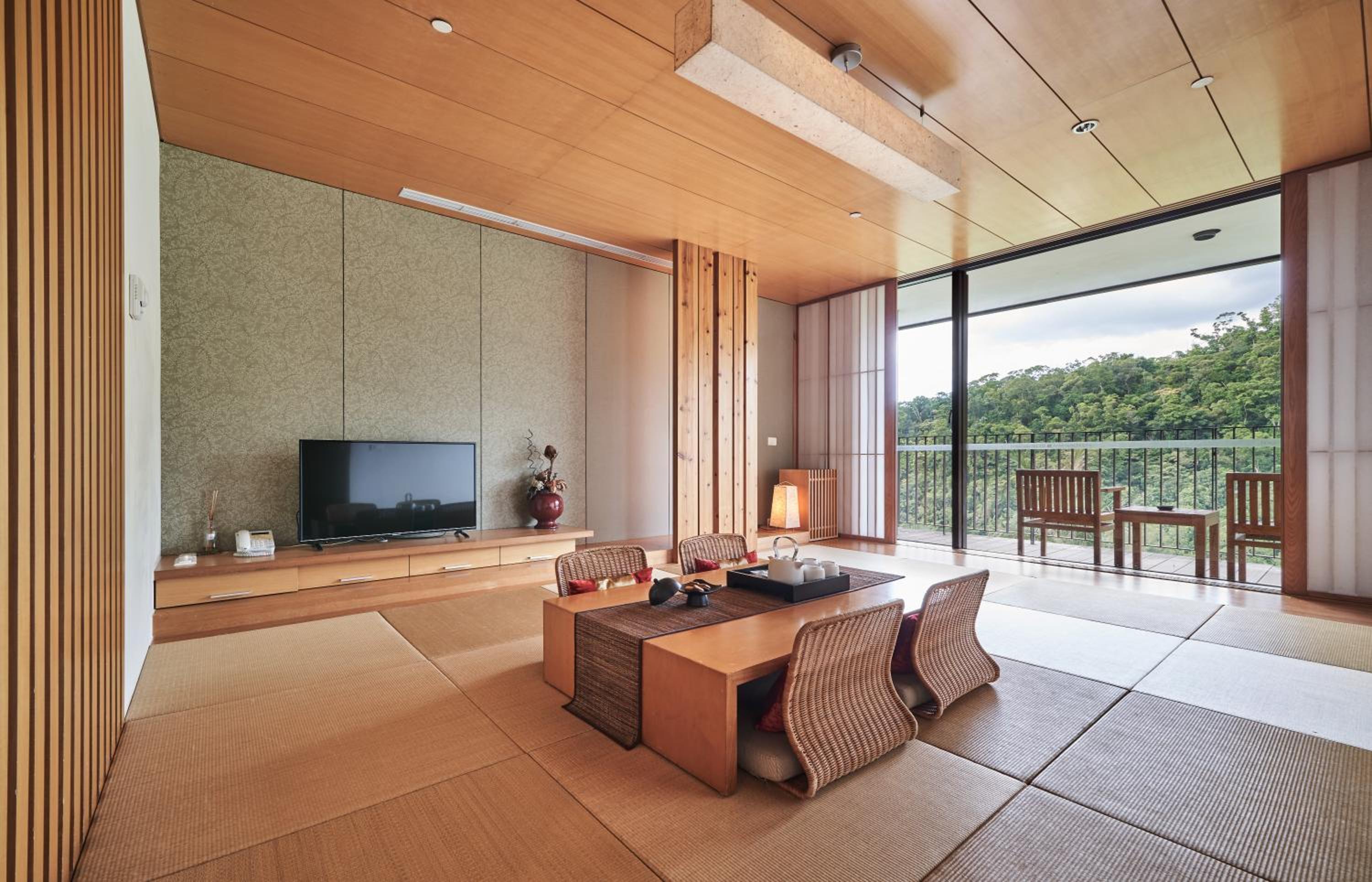 Japanese Suite With Mountain View -Tatami (2 people)